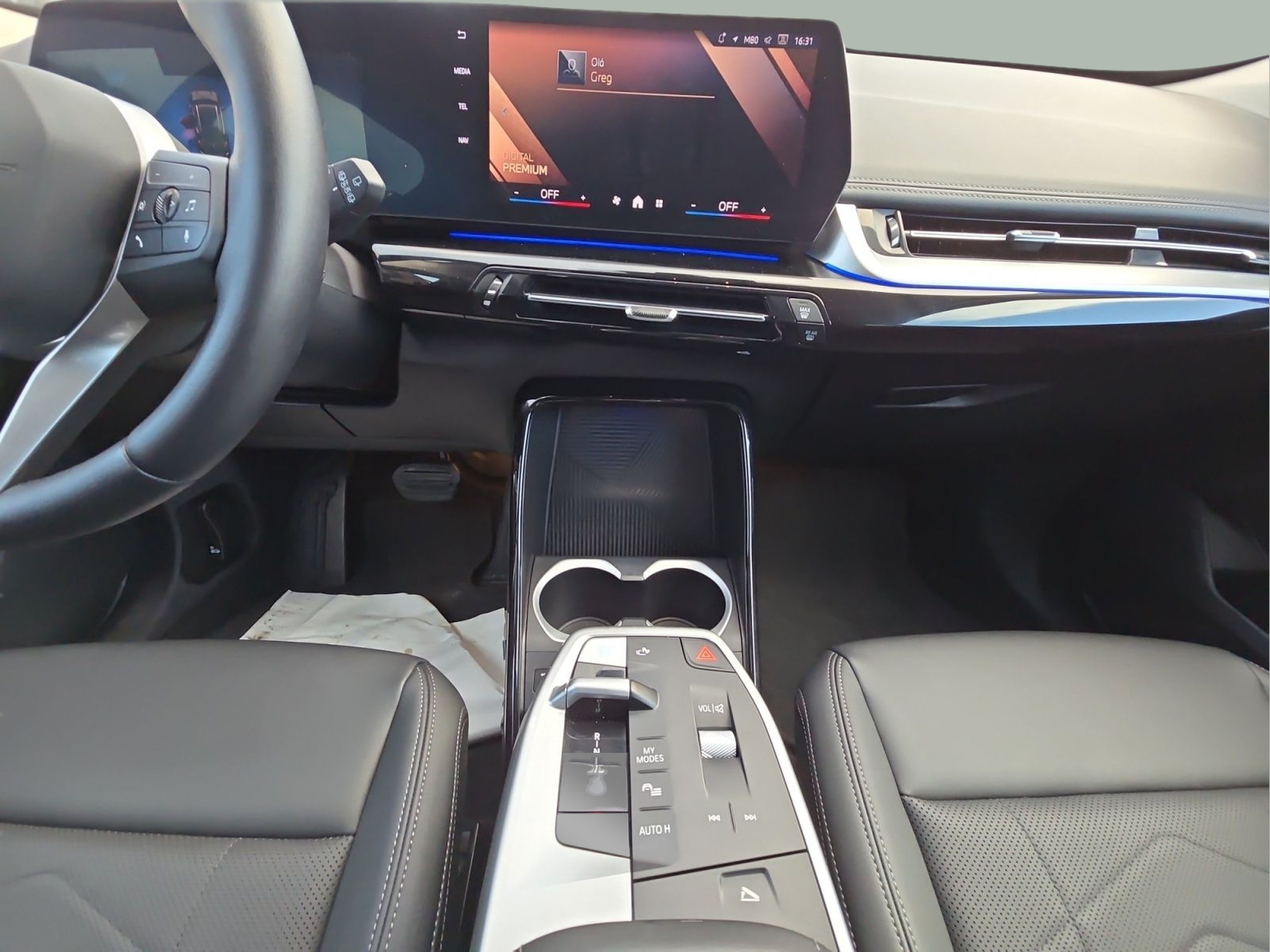 BMW iX1 eDrive20 color Negro. Año 2024. 150KW(204CV). Elétrico. En concesionario MCoutinho Bomcar Coimbra de Coimbra