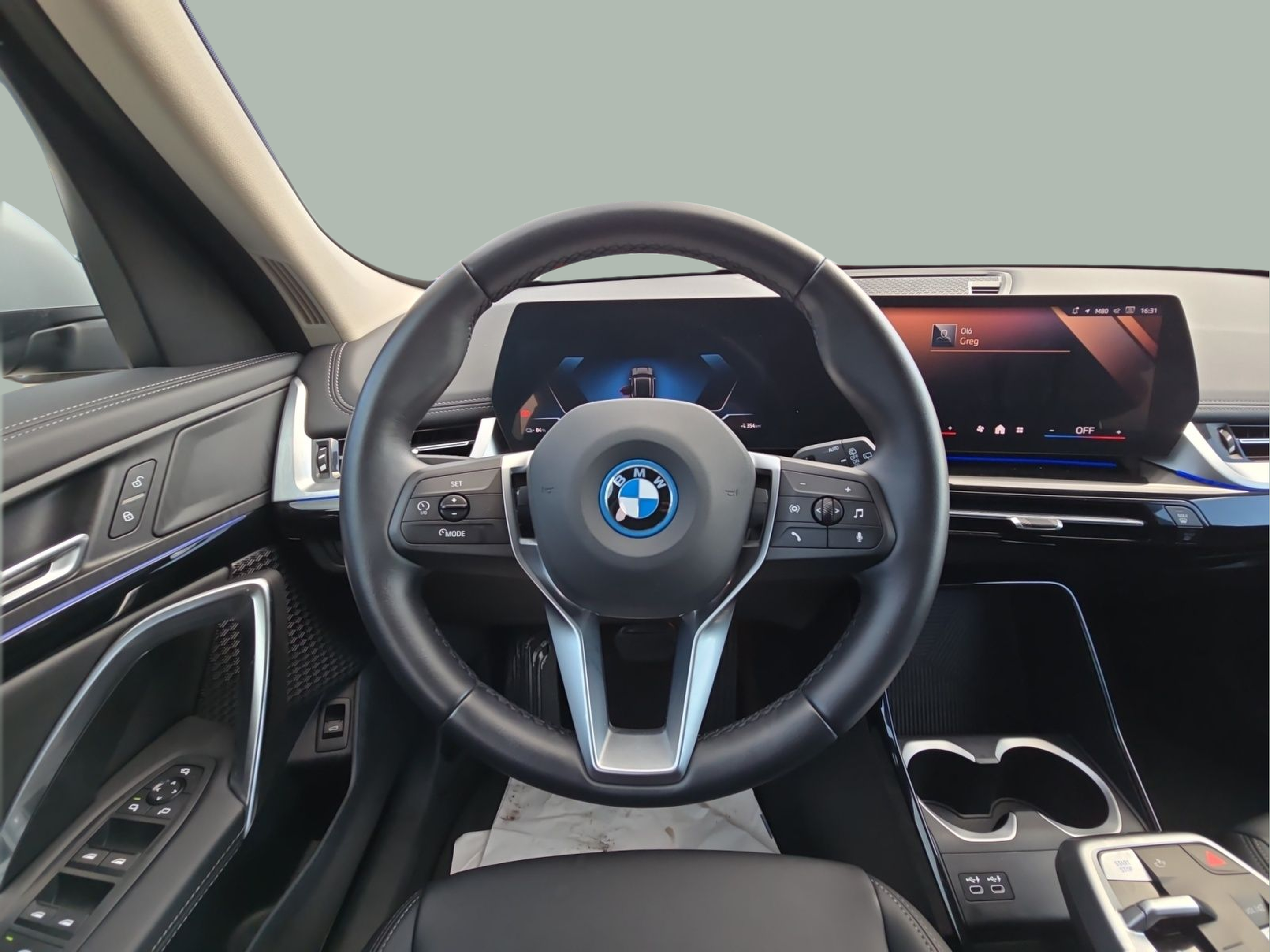 BMW iX1 eDrive20 color Negro. Año 2024. 150KW(204CV). Elétrico. En concesionario MCoutinho Bomcar Coimbra de Coimbra