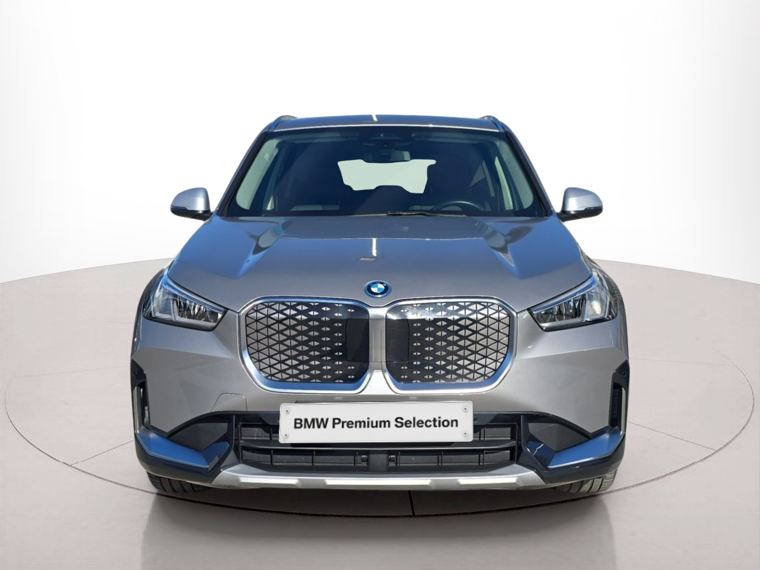 Fotos de BMW iX1 eDrive20 color Gris Plata. Año 2024. 150KW(204CV). Elétrico. En concesionario MCoutinho Bomcar Leiria de Leiria