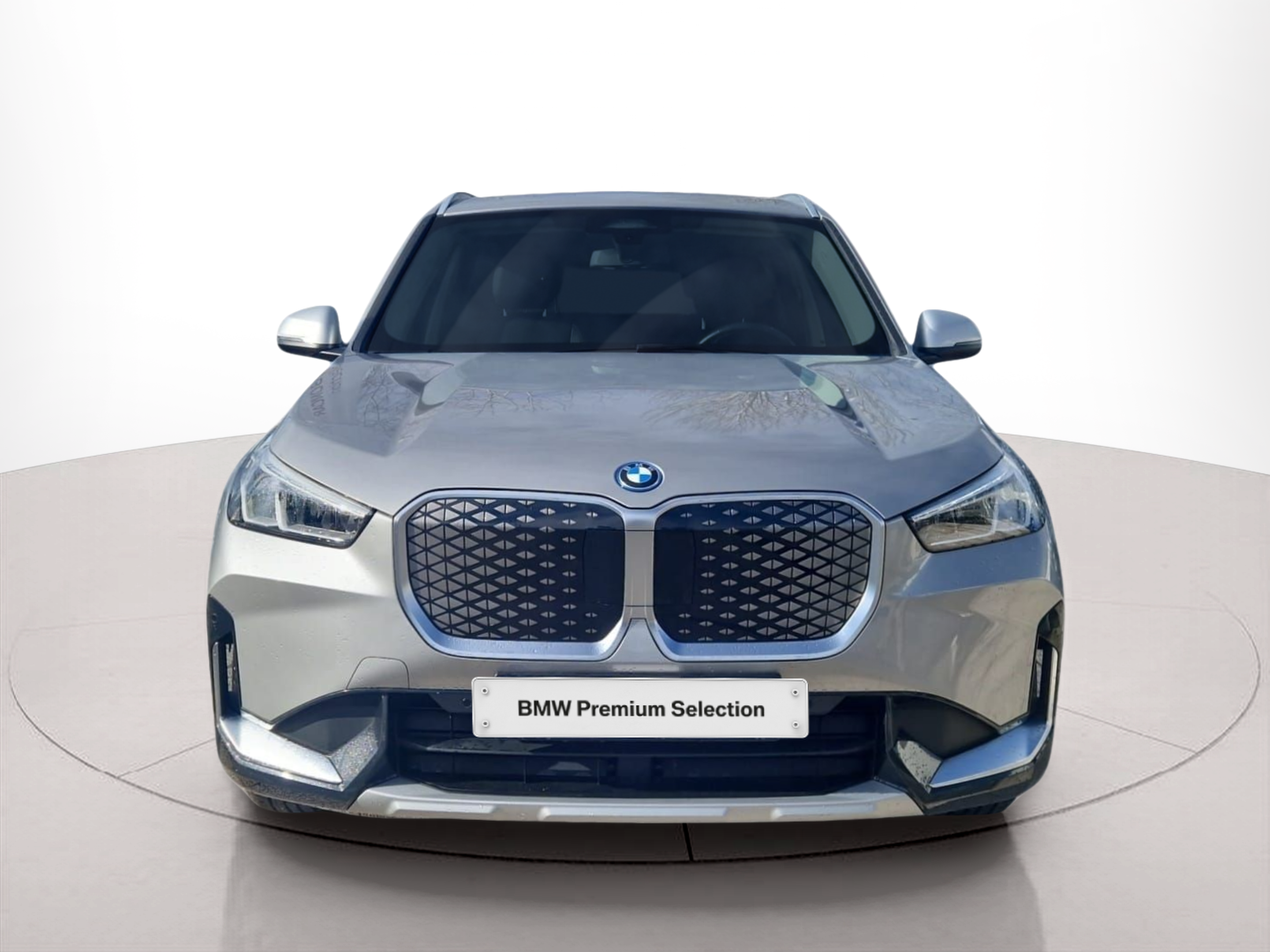 Fotos de BMW iX1 eDrive20 color Gris Plata. Año 2024. 150KW(204CV). Elétrico. En concesionario MCoutinho - Viseu de Viseu