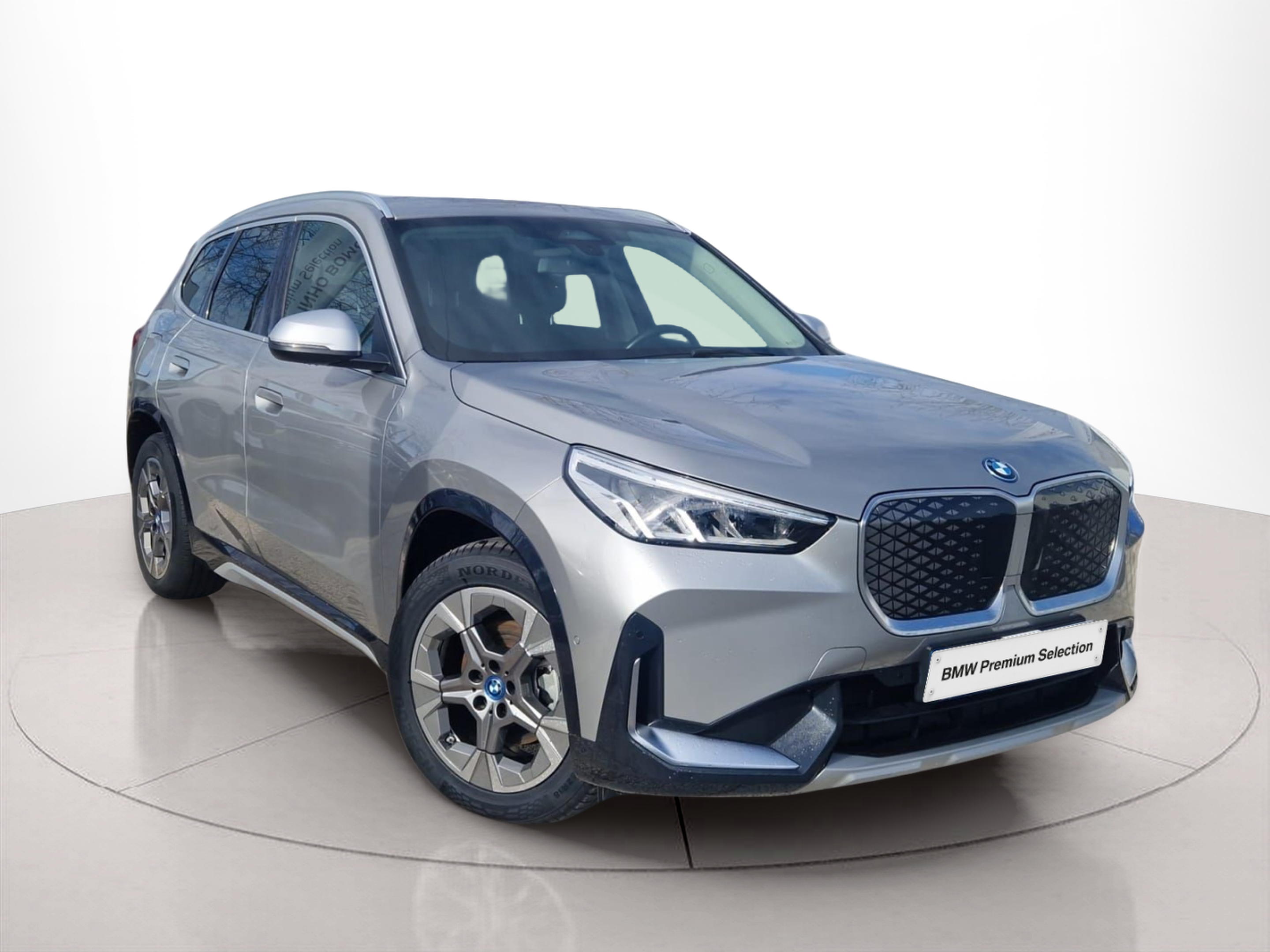 Fotos de BMW iX1 eDrive20 color Gris Plata. Año 2024. 150KW(204CV). Elétrico. En concesionario MCoutinho - Viseu de Viseu