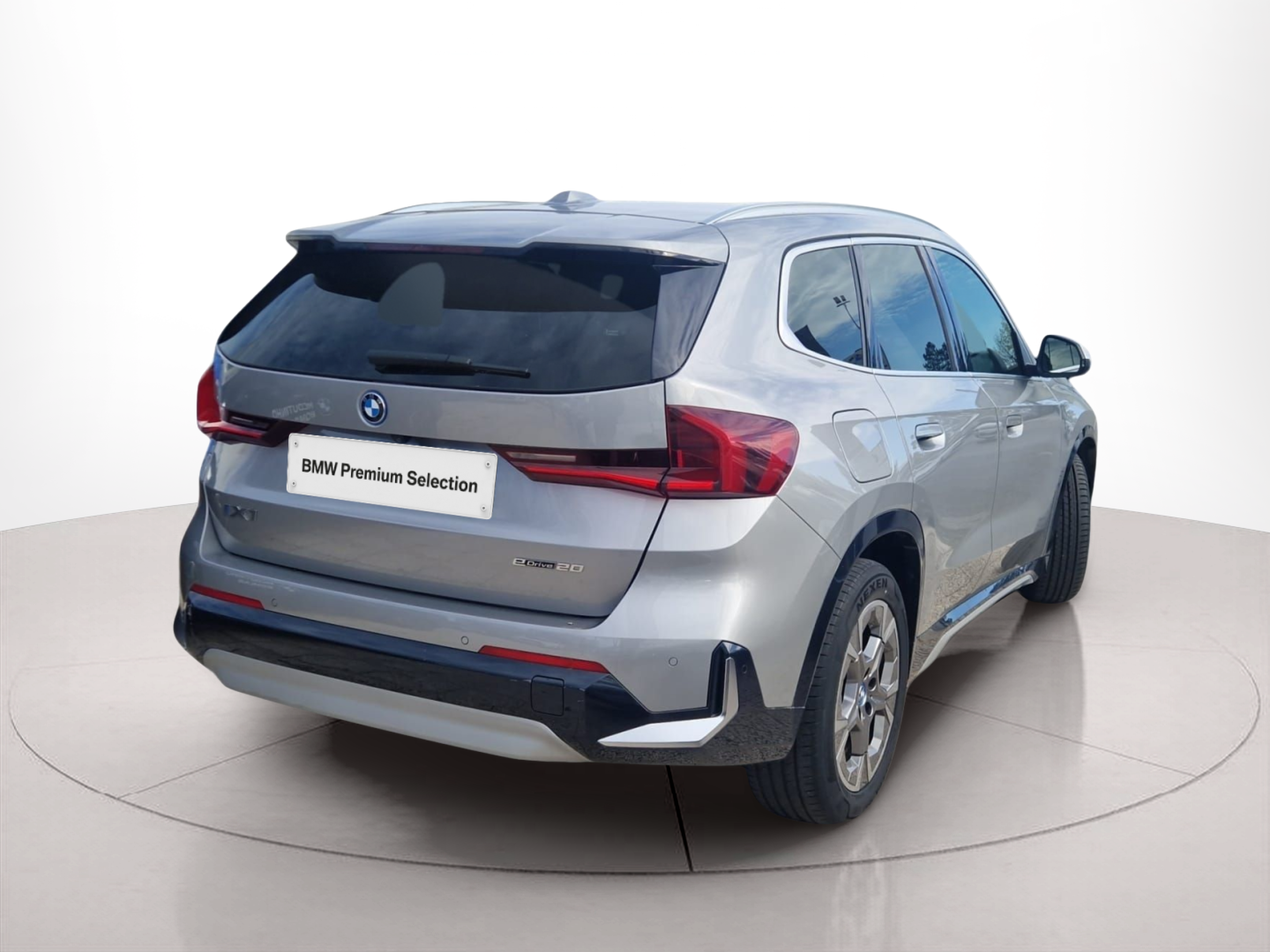 BMW iX1 eDrive20 color Gris Plata. Año 2024. 150KW(204CV). Elétrico. En concesionario MCoutinho - Viseu de Viseu