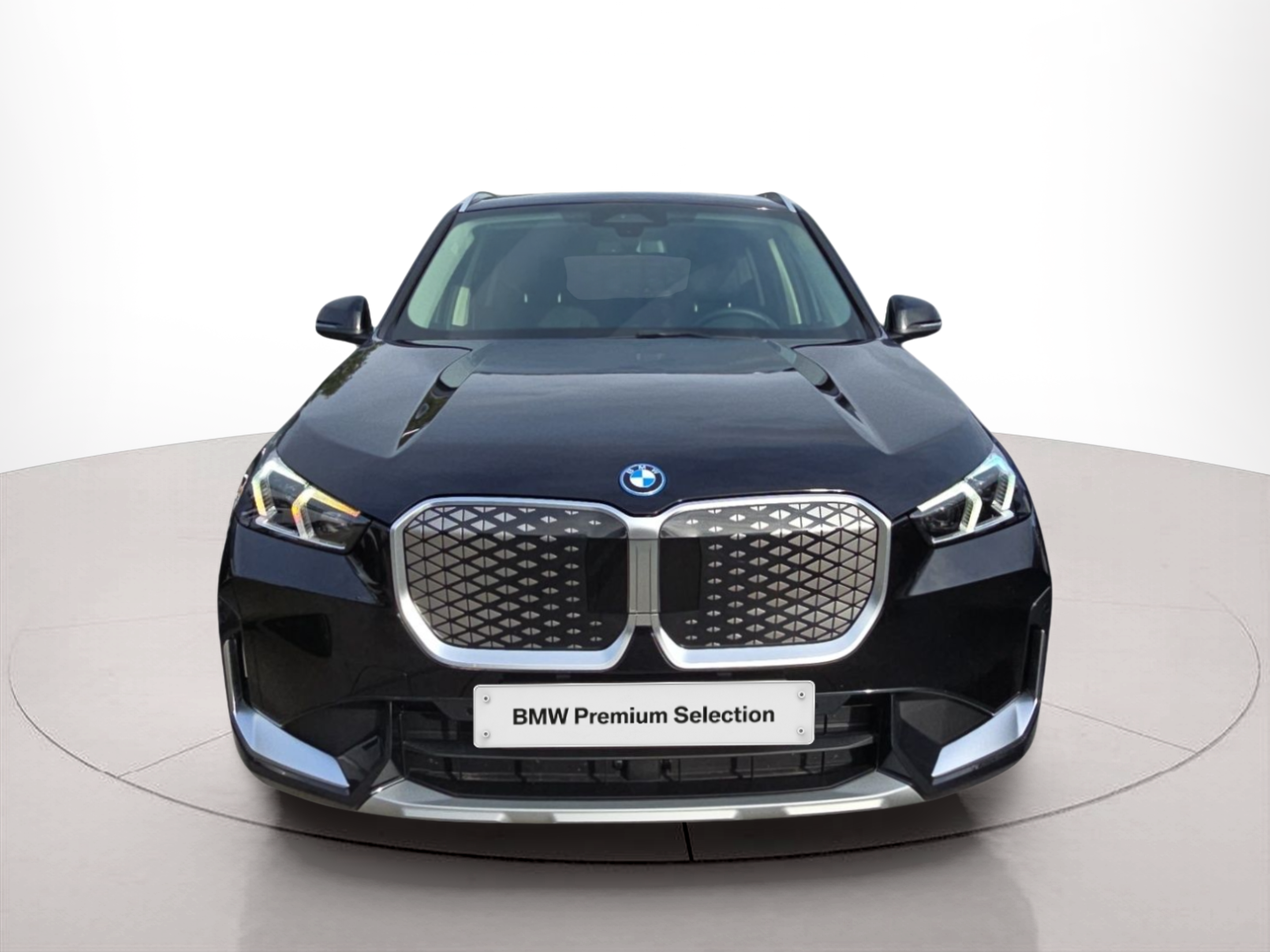 Fotos de BMW iX1 eDrive20 color Negro. Año 2025. 150KW(204CV). Elétrico. En concesionario MCoutinho Bomcar Coimbra de Coimbra