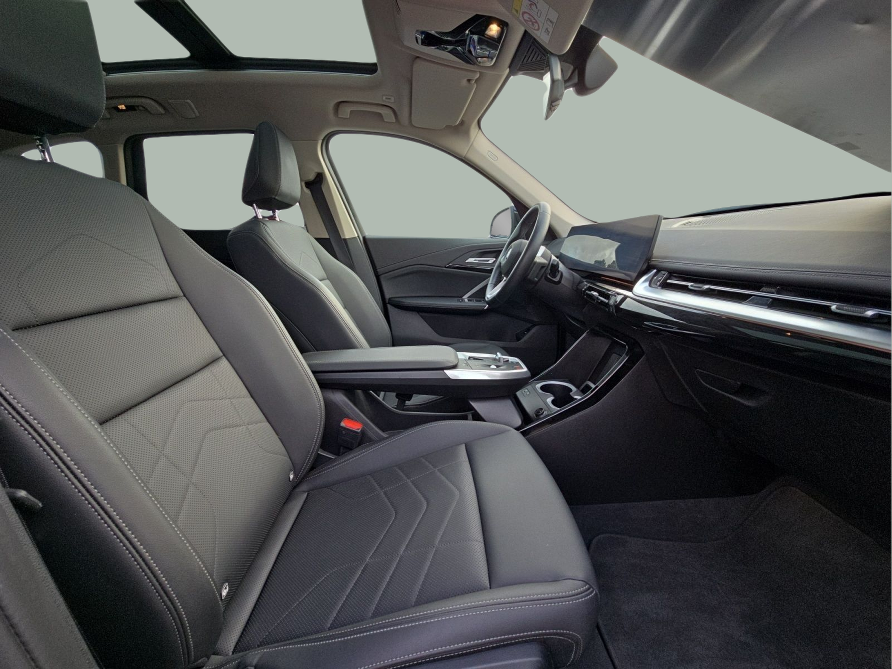 BMW iX1 eDrive20 color Negro. Año 2025. 150KW(204CV). Elétrico. En concesionario MCoutinho Bomcar Leiria de Leiria