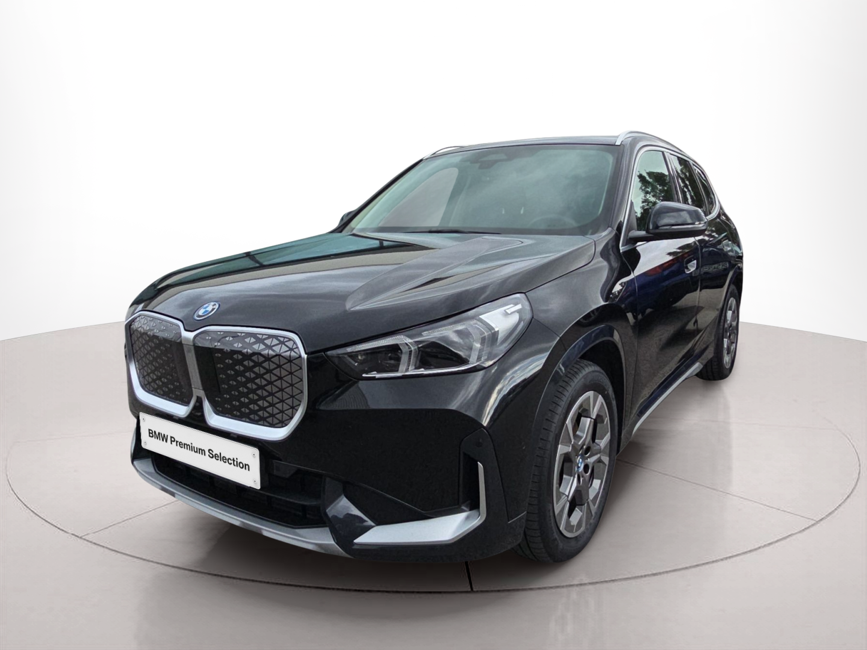 Fotos de BMW iX1 eDrive20 color Negro. Año 2025. 150KW(204CV). Elétrico. En concesionario MCoutinho Bomcar Coimbra de Coimbra