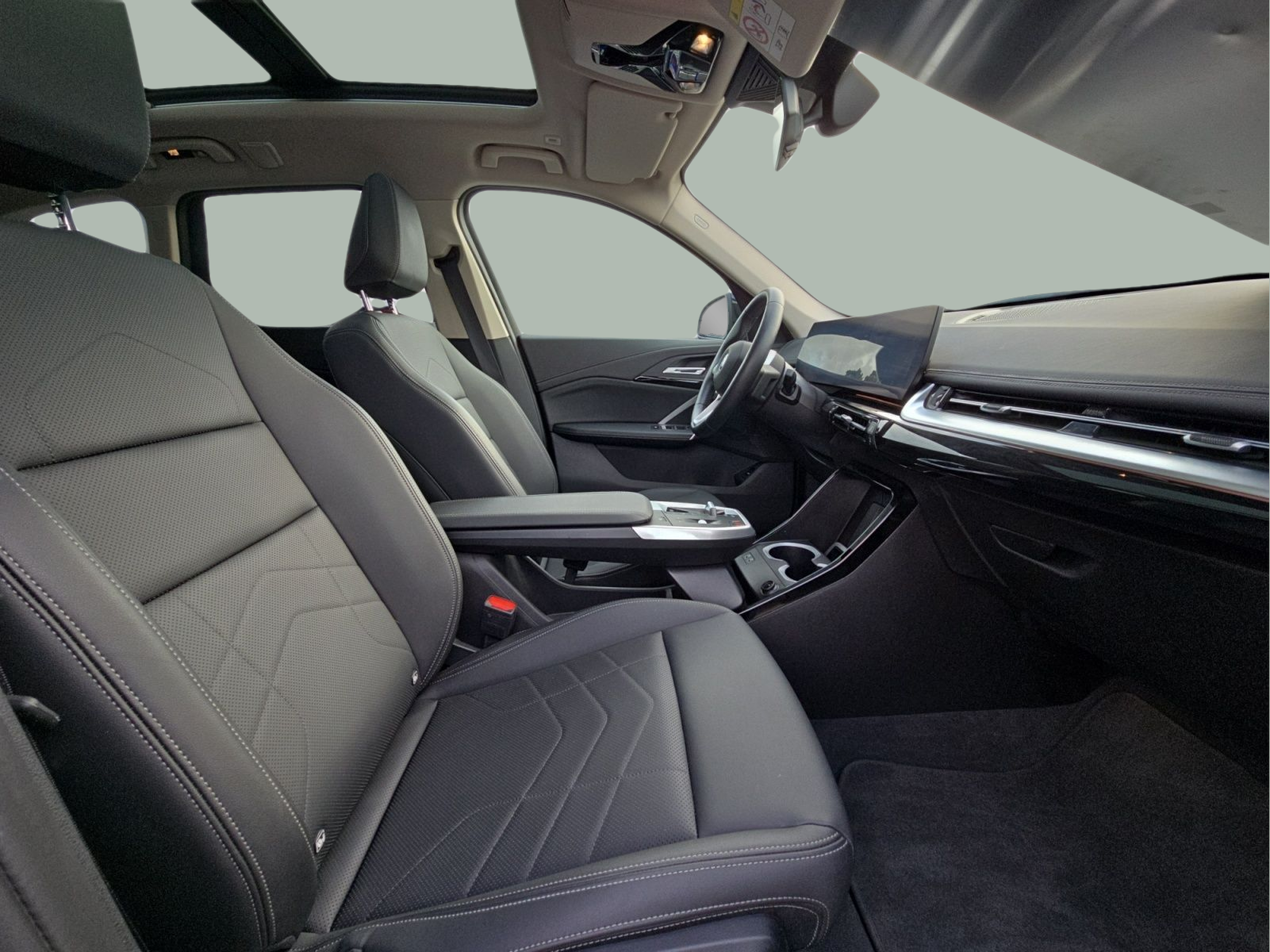 BMW iX1 eDrive20 color Negro. Año 2025. 150KW(204CV). Elétrico. En concesionario MCoutinho Bomcar Coimbra de Coimbra