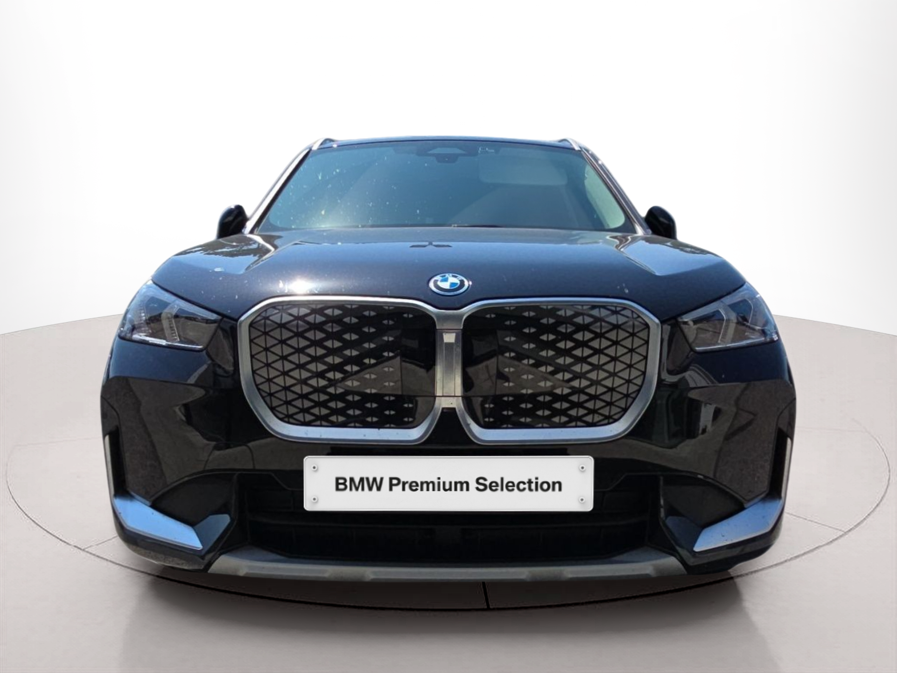 Fotos de BMW iX1 eDrive20 color Negro. Año 2025. 150KW(204CV). Elétrico. En concesionario MCoutinho Bomcar Coimbra de Coimbra