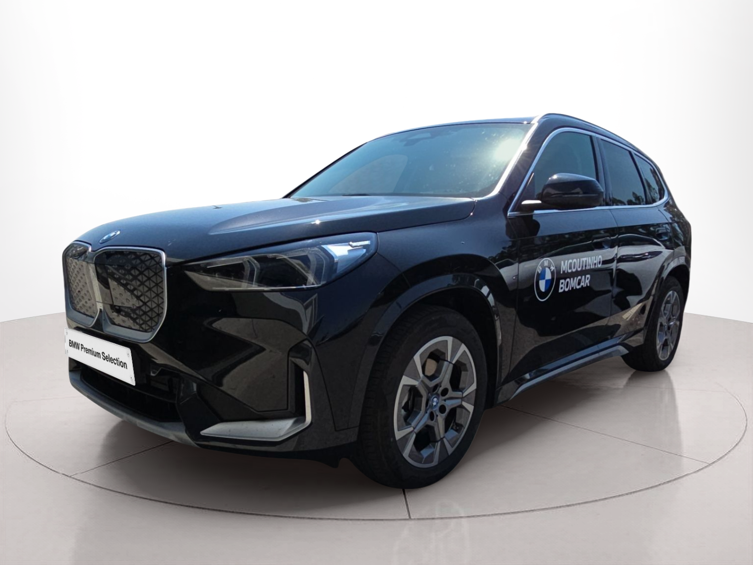Fotos de BMW iX1 eDrive20 color Negro. Año 2025. 150KW(204CV). Elétrico. En concesionario MCoutinho Bomcar Coimbra de Coimbra