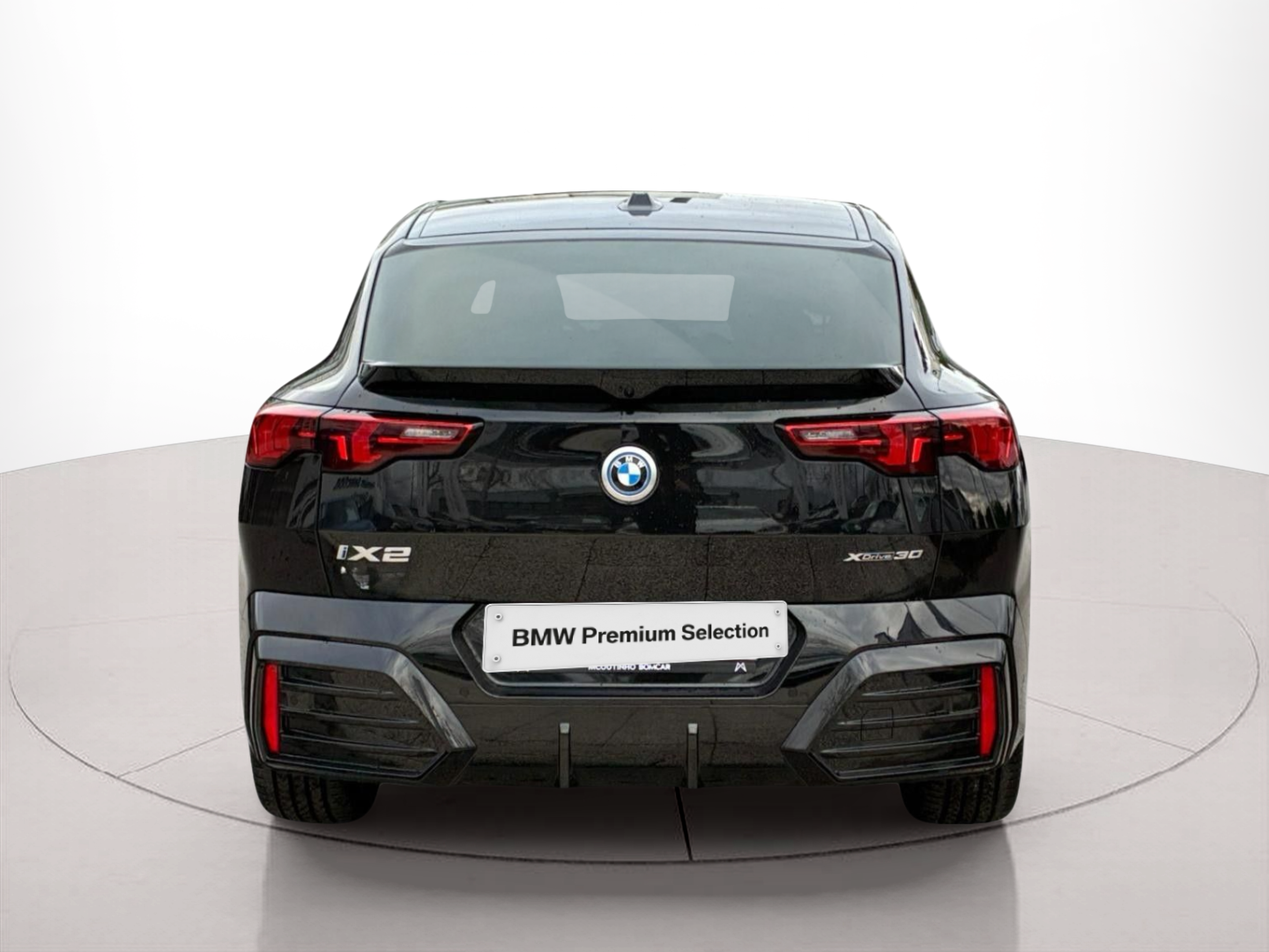 BMW iX2 xDrive30 color Negro. Año 2025. 230KW(313CV). Elétrico. En concesionario MCoutinho - Viseu de Viseu