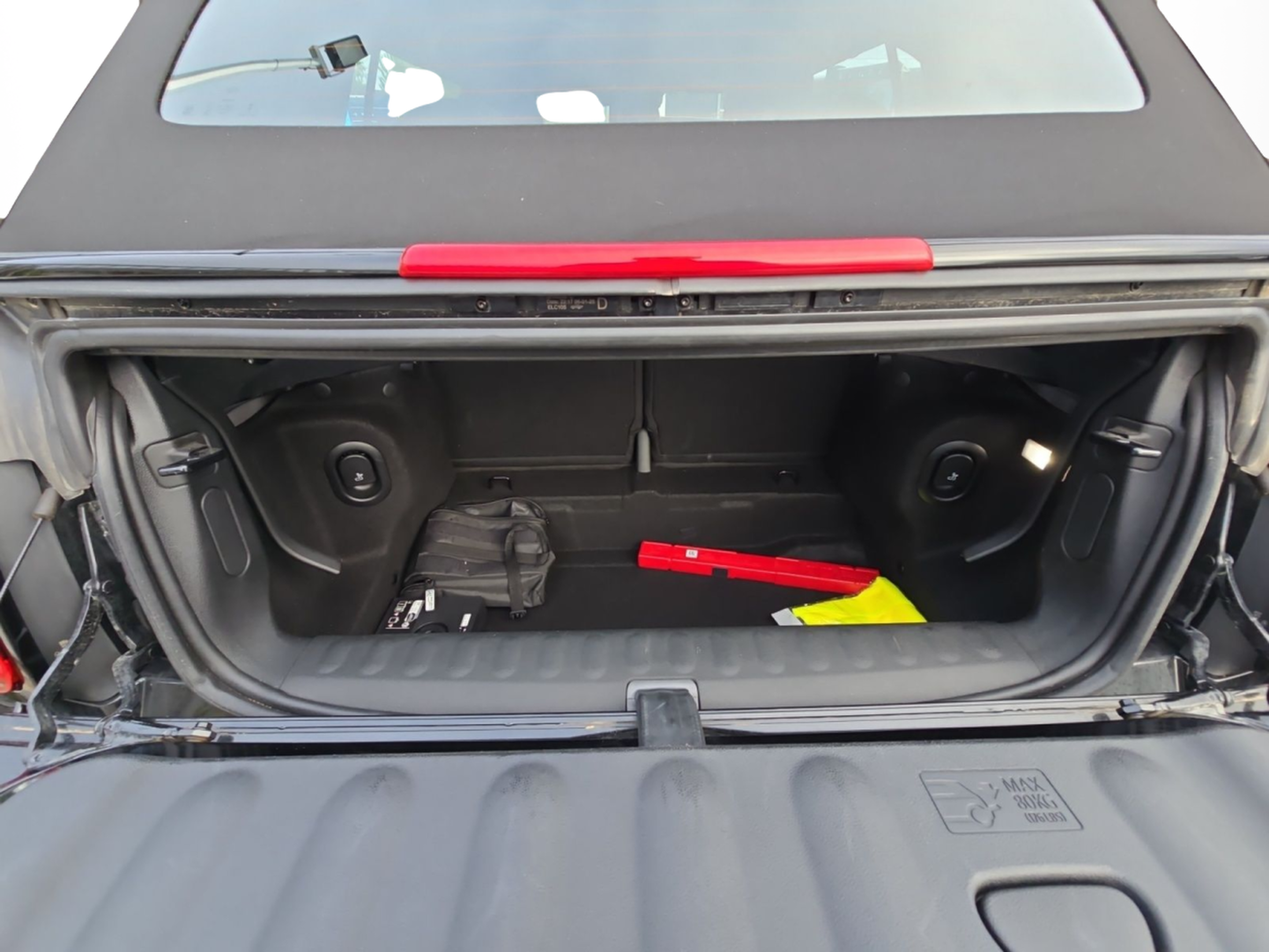 fotoG 16 del MINI MINI Cabrio Cooper C 120 kW (163 CV) 163cv Gasolina de 2025 em Bragança