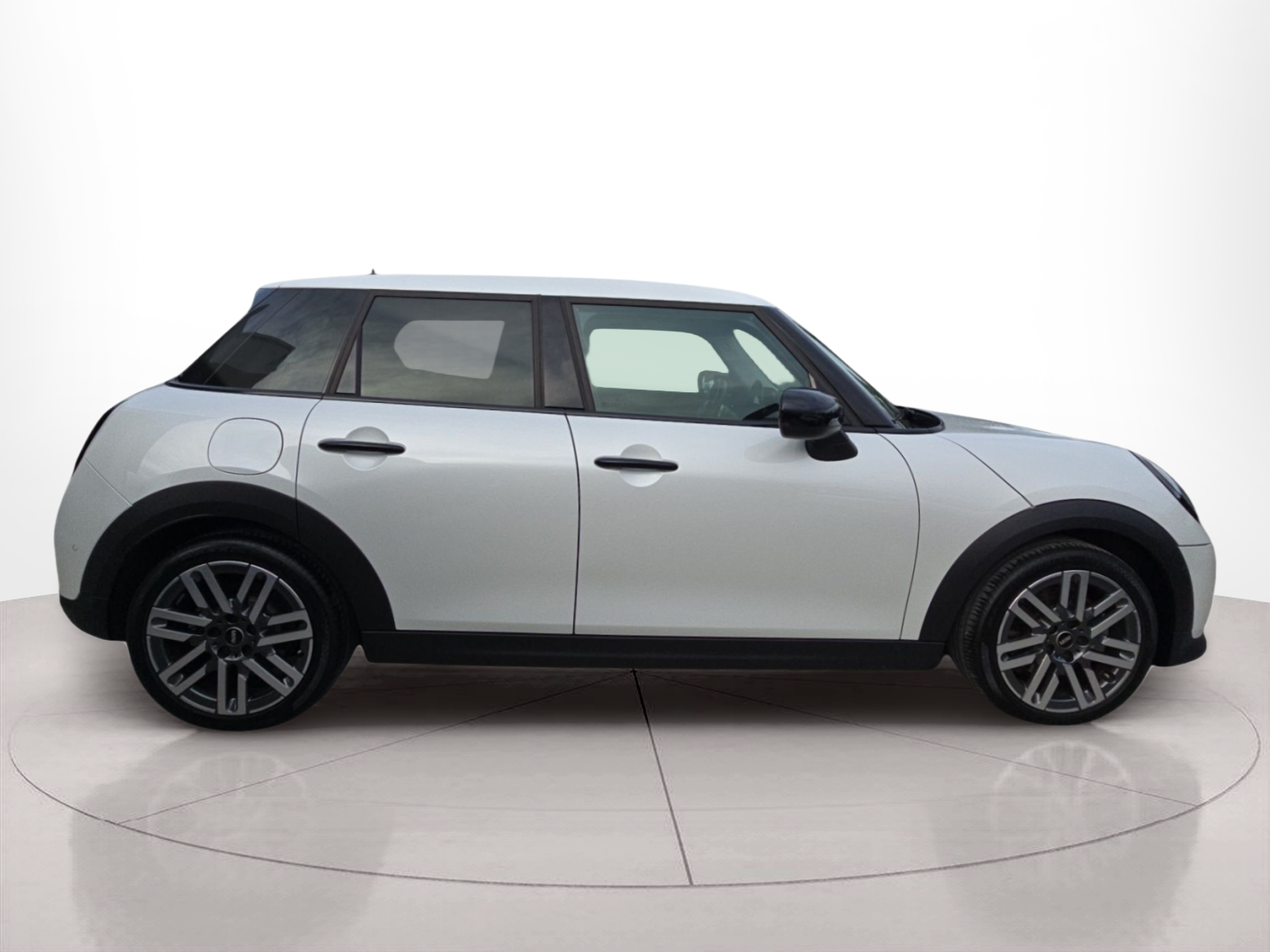 fotoG 11 del MINI MINI 5 Portas Cooper 115 kW (156 CV) 156cv Gasolina de 2025 em Bragança