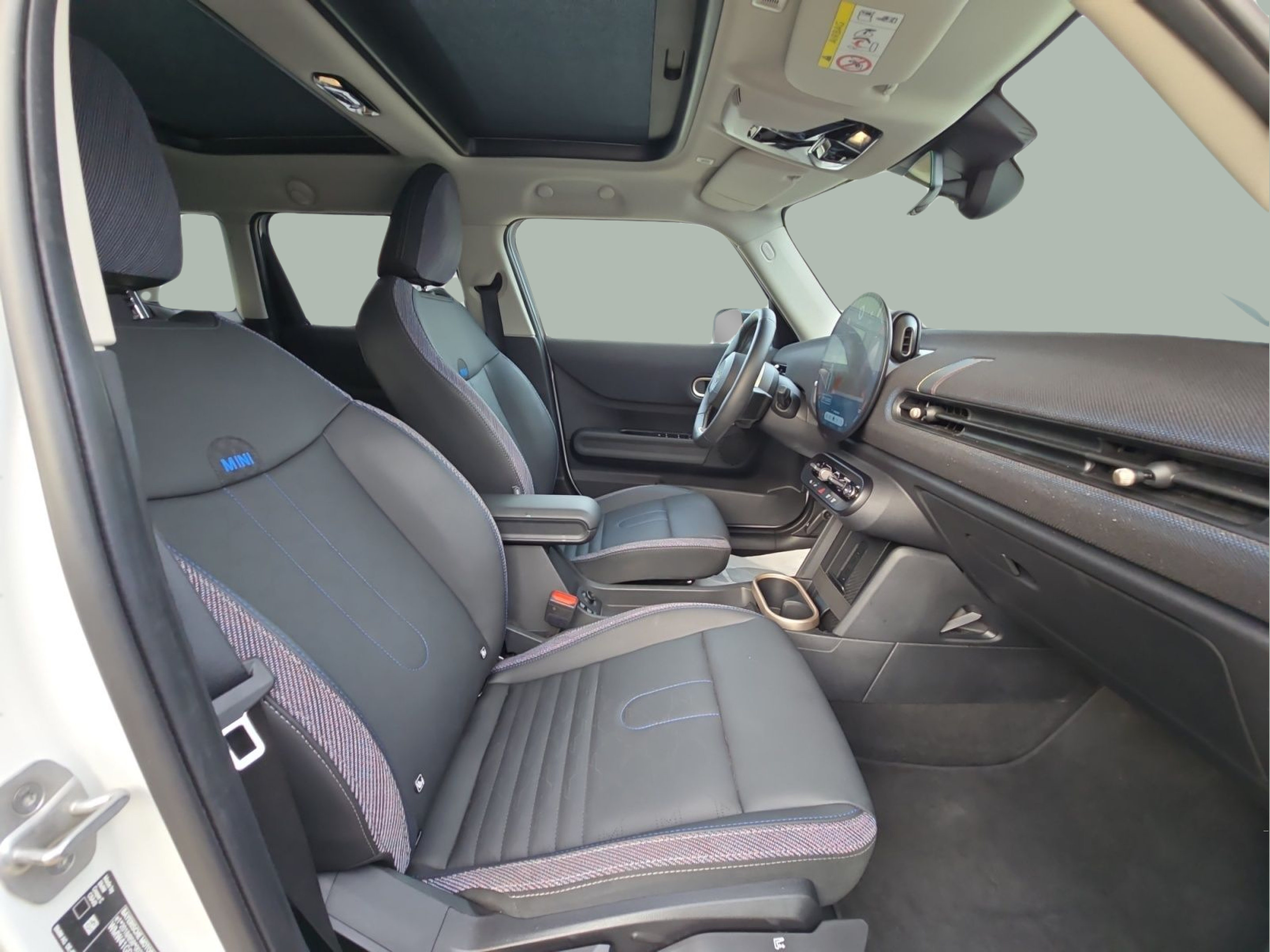 fotoG 7 del MINI MINI 5 Portas Cooper 115 kW (156 CV) 156cv Gasolina de 2025 em Bragança