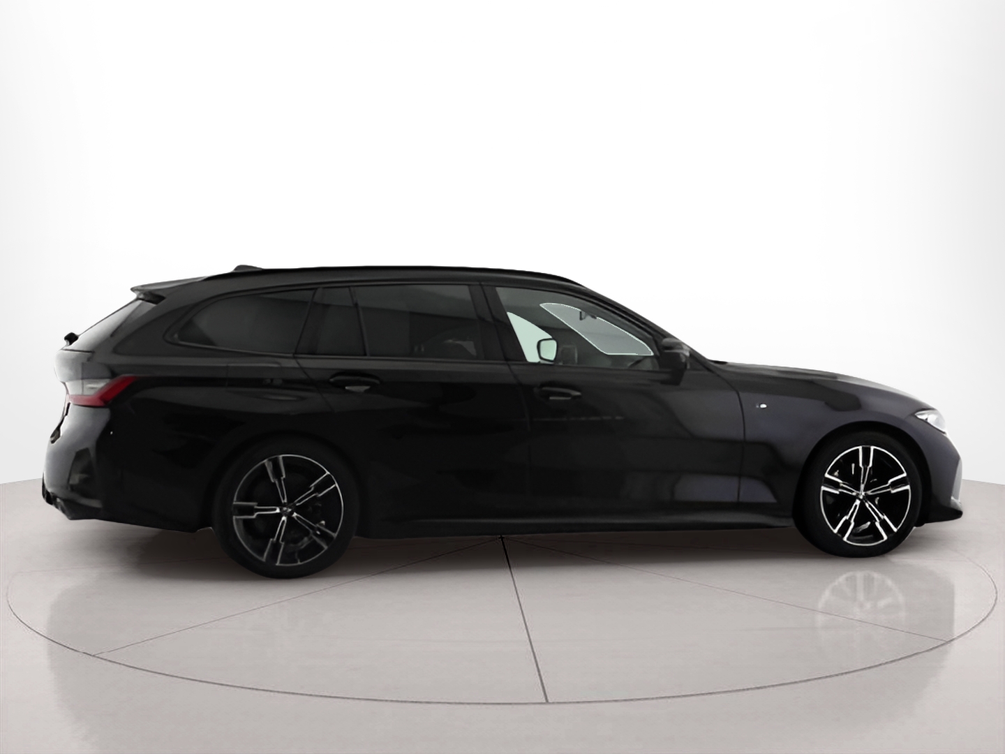 BMW Série 3 320d Touring color Negro. Año 2023. 140KW(190CV). Diesel. En concesionario Santogal Oeiras de Oeiras