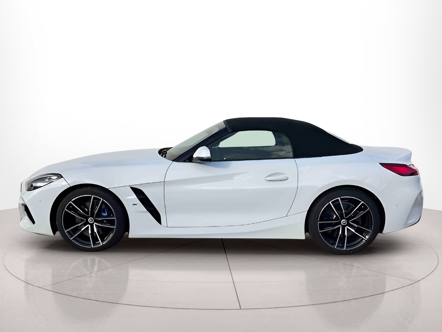 BMW Z4 sDrive30i Cabrio color Blanco. Año 2022. 190KW(258CV). Gasolina. En concesionario Santogal Setúbal de Setúbal