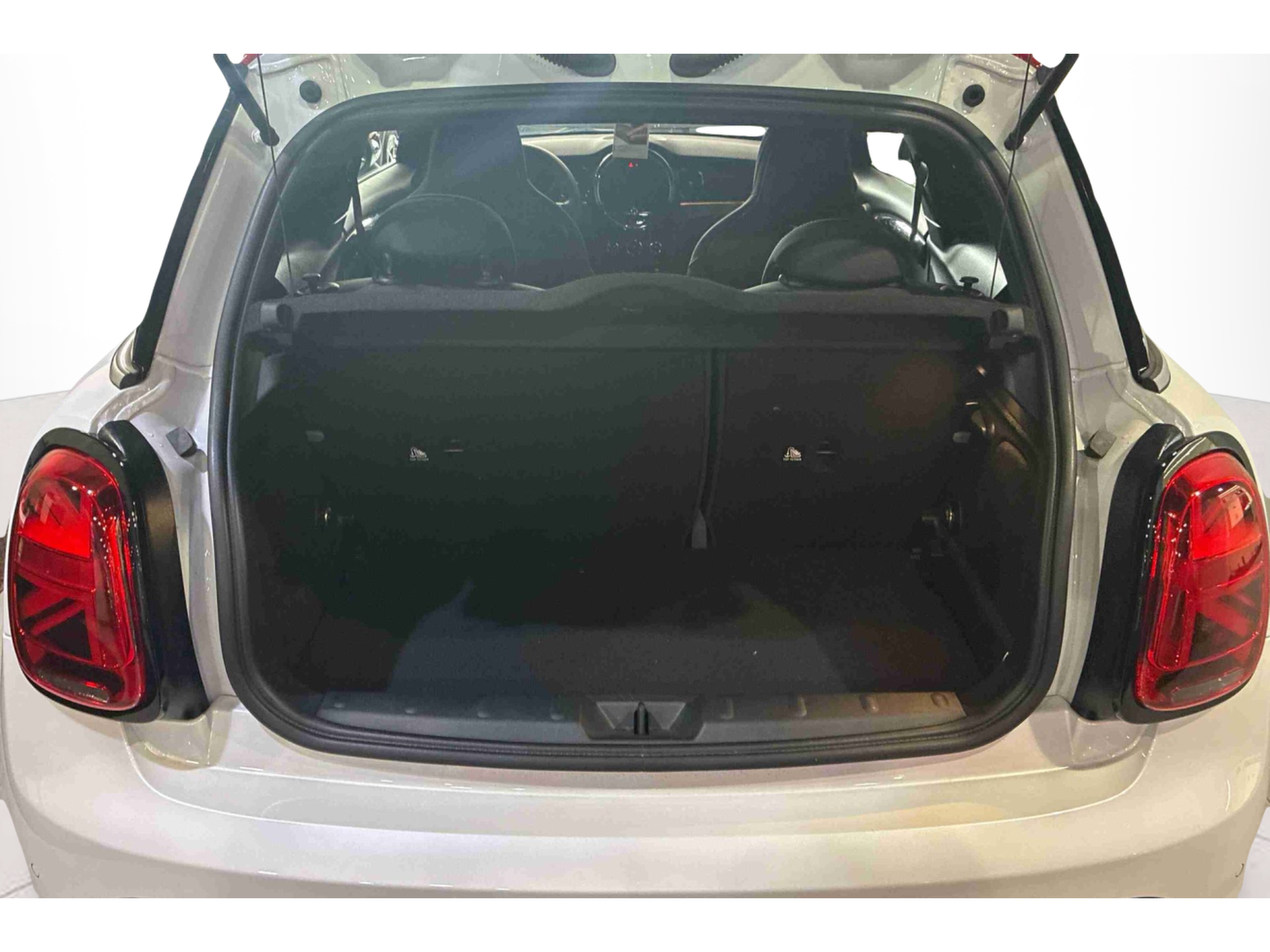 fotoG 11 del MINI MINI 3 Portas John Cooper Works 170 kW (231 CV) 231cv Gasolina de 2023 em Oeiras