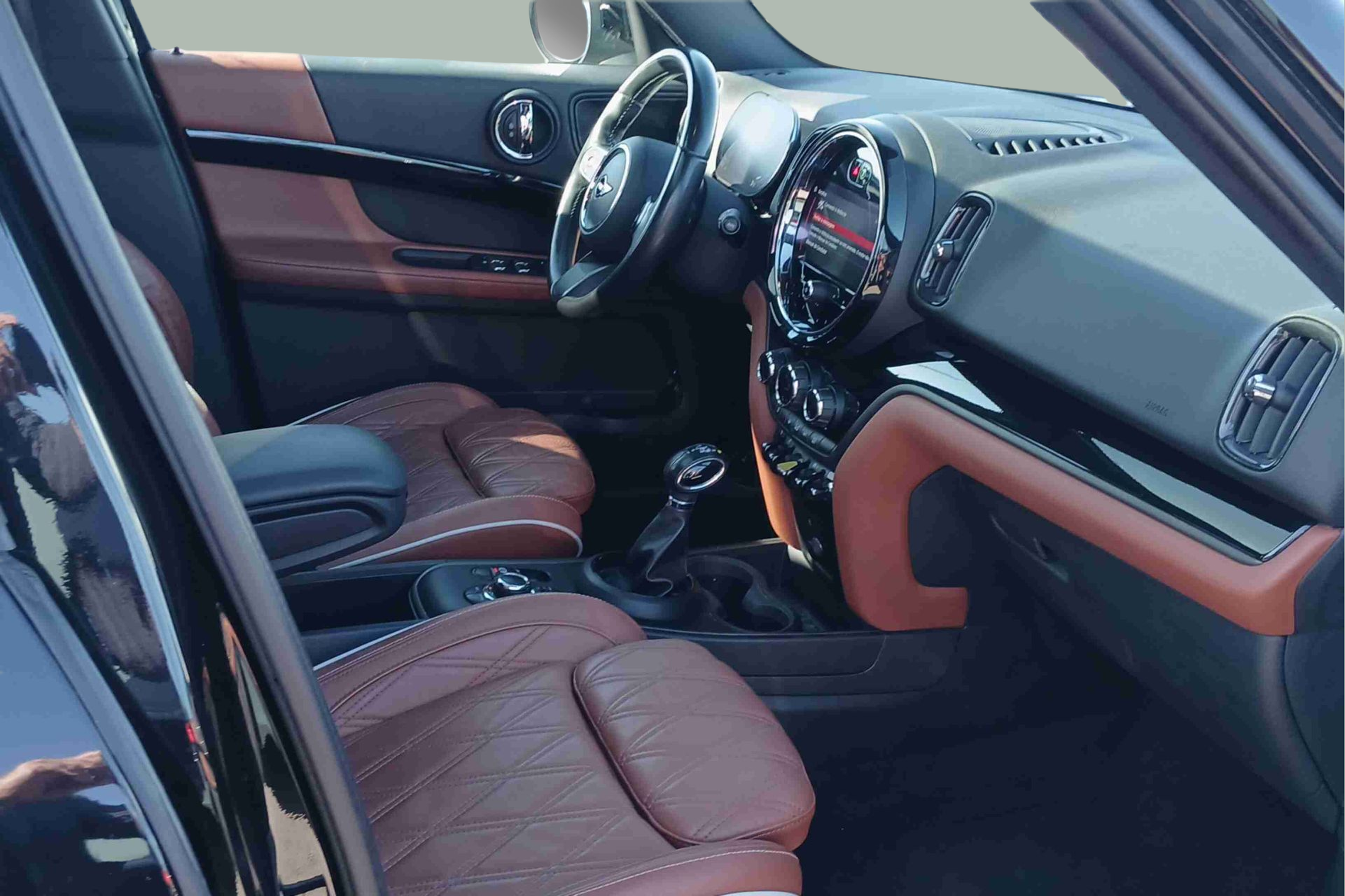 fotoG 7 del MINI MINI Countryman Cooper S E ALL4 162 kW (220 CV) 220cv Elétrico / Gasolina Híbrido de 2021 em Oeiras