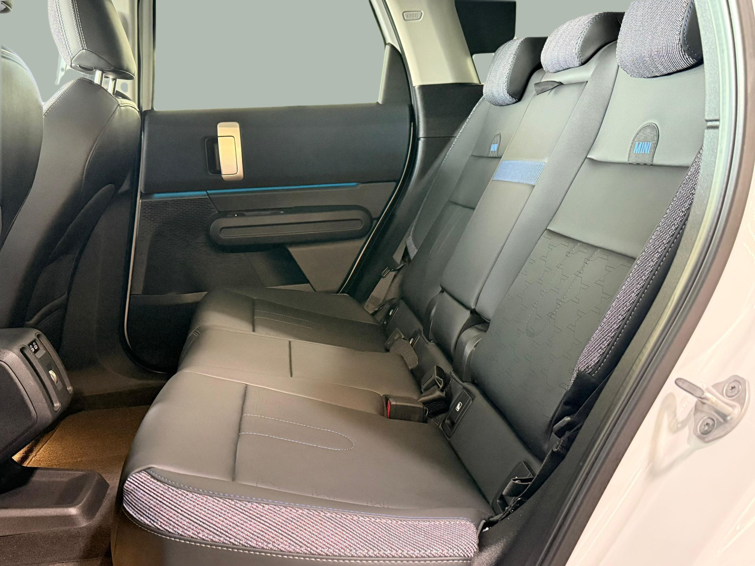 fotoG 8 del MINI Countryman Eléctrico E 150 kW (204 CV) 204cv Elétrico de 2024 em Oeiras