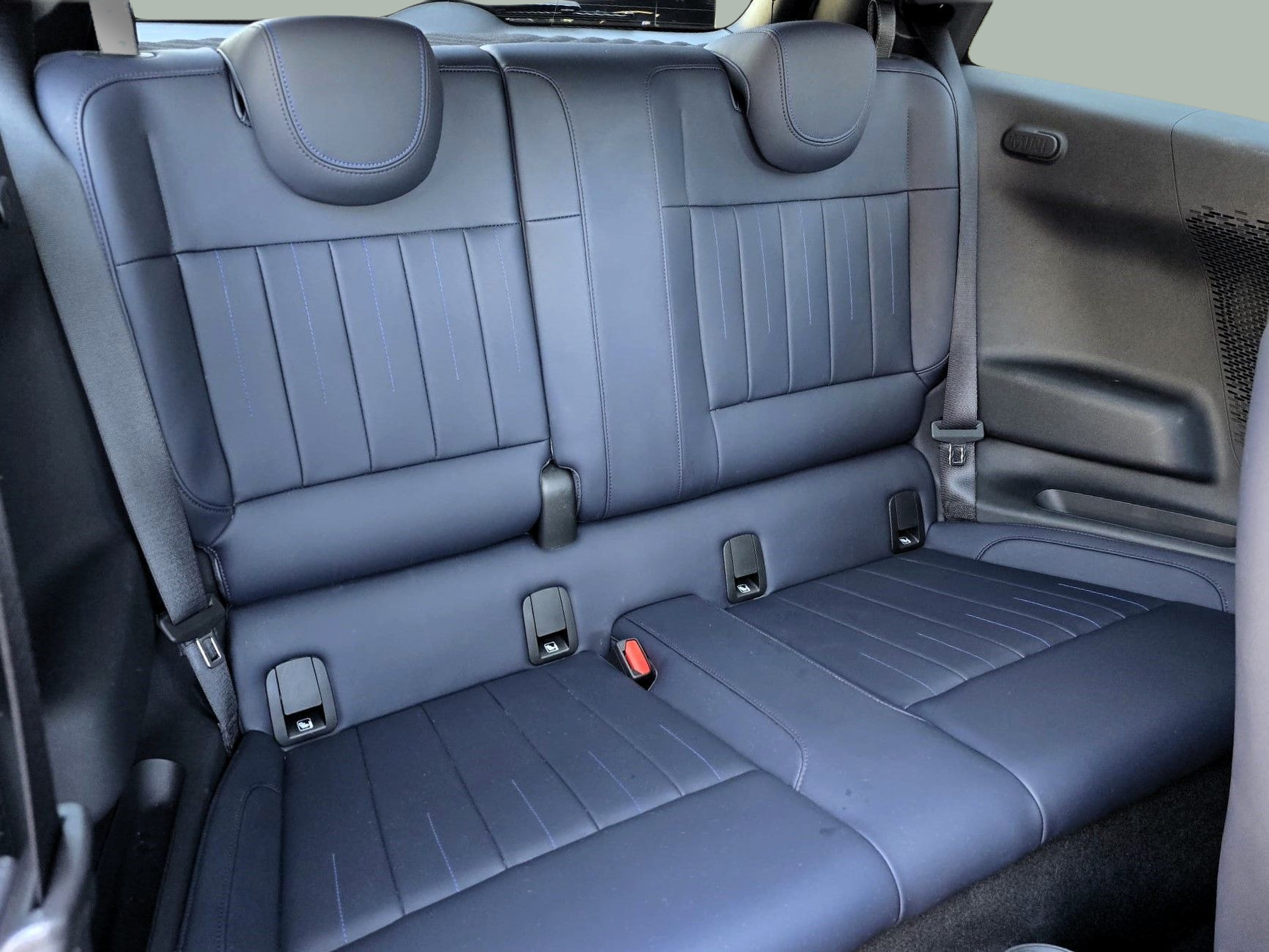 fotoG 8 del MINI MINI 3 Portas Cooper E 135 kW (184 CV) 184cv Elétrico de 2024 em Oeiras