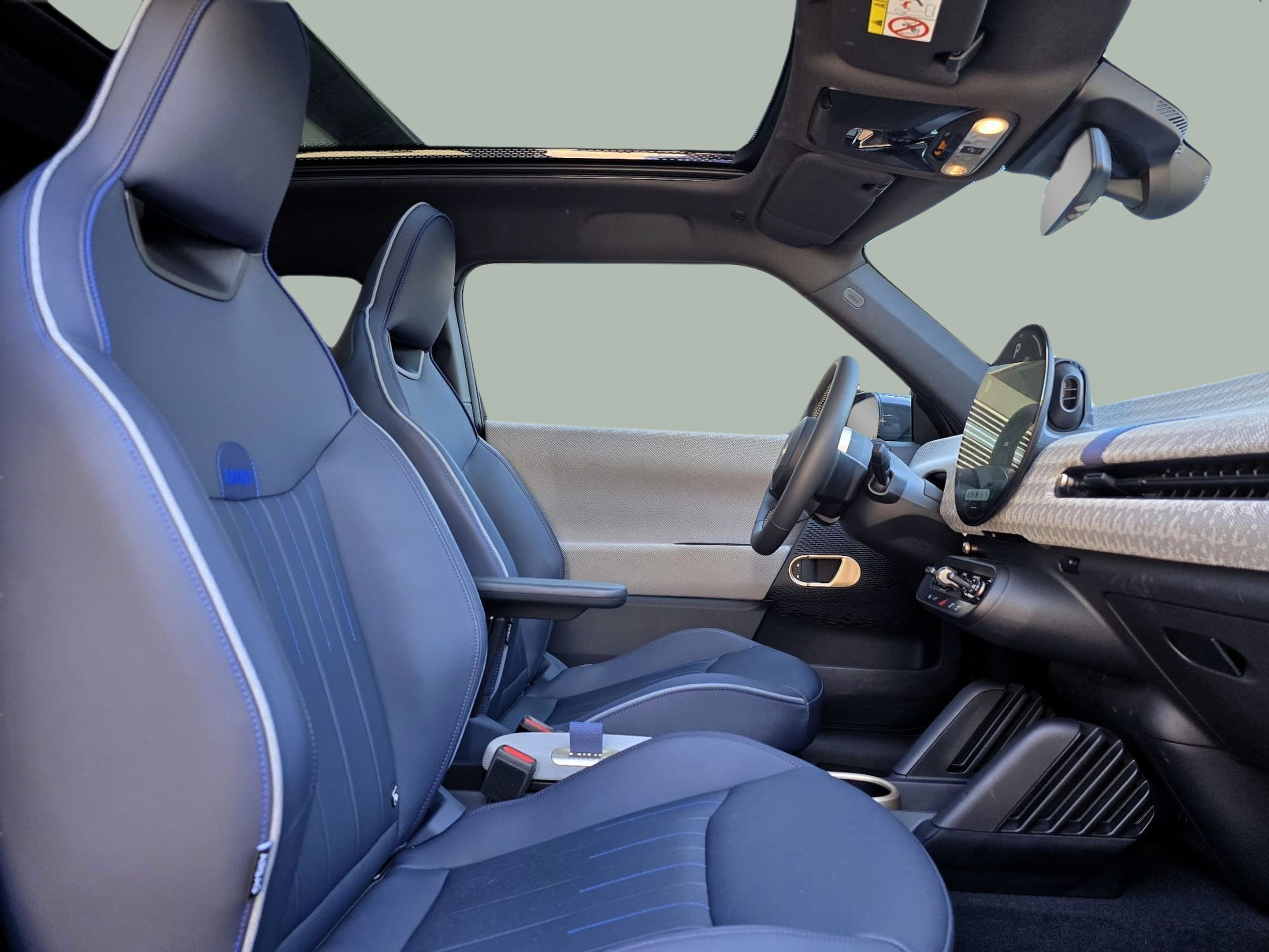 fotoG 7 del MINI MINI 3 Portas Cooper E 135 kW (184 CV) 184cv Elétrico de 2024 em Oeiras