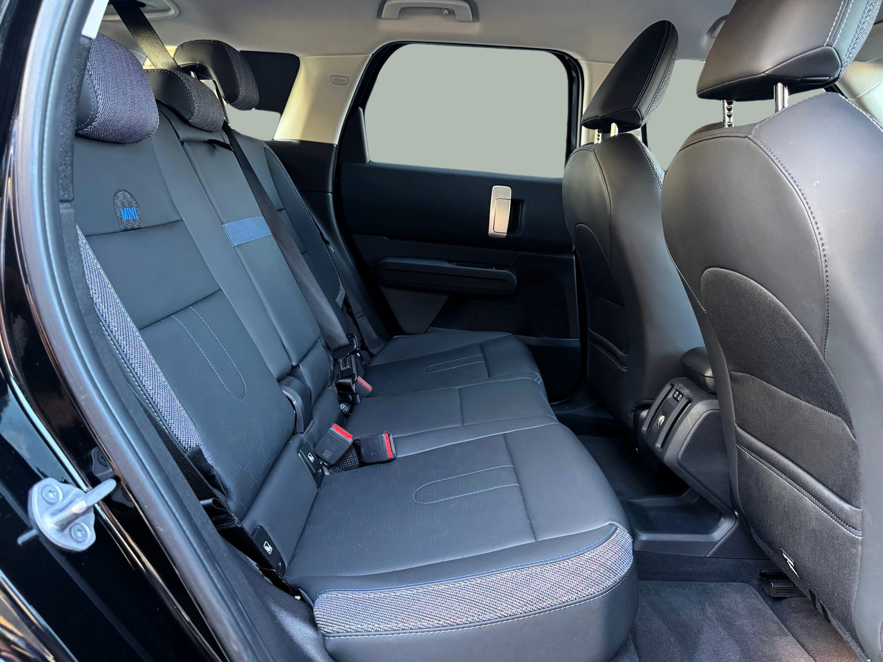 fotoG 17 del MINI Countryman Eléctrico E 150 kW (204 CV) 204cv Elétrico de 2024 em Oeiras