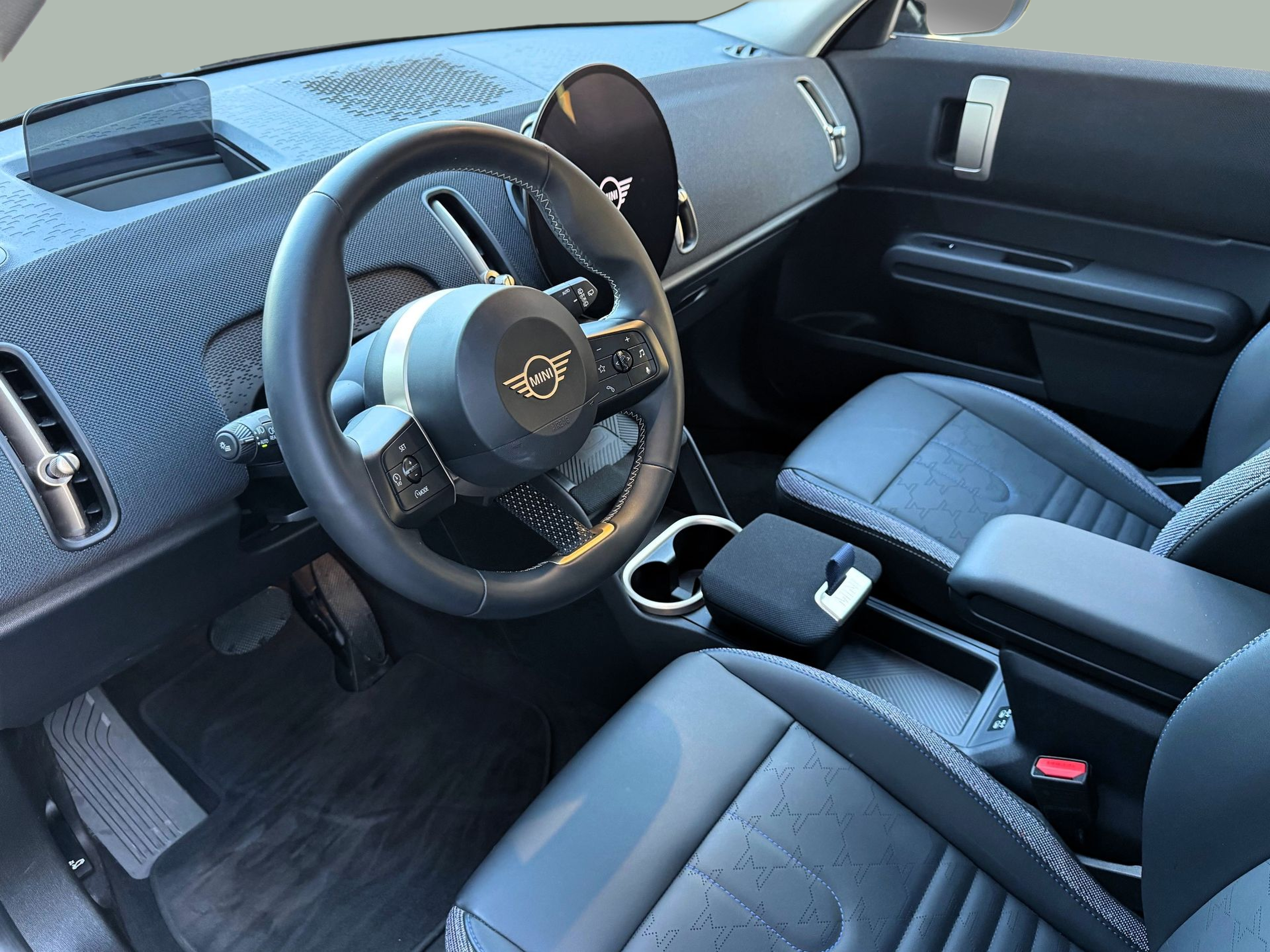 fotoG 12 del MINI Countryman Eléctrico E 150 kW (204 CV) 204cv Elétrico de 2024 em Oeiras