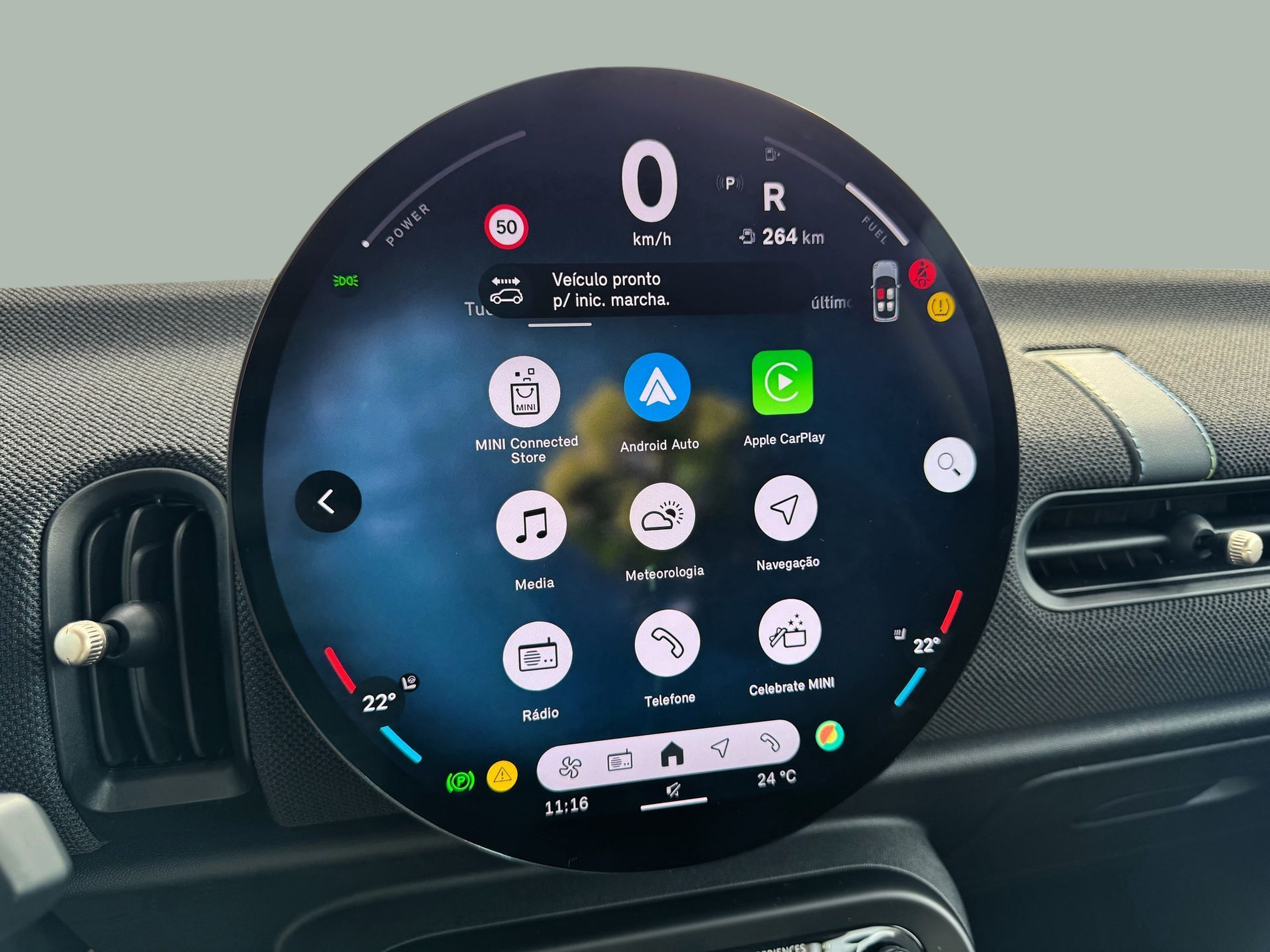 fotoG 15 del MINI MINI 3 Portas Cooper C 115 kW (156 CV) 156cv Gasolina de 2024 em Oeiras