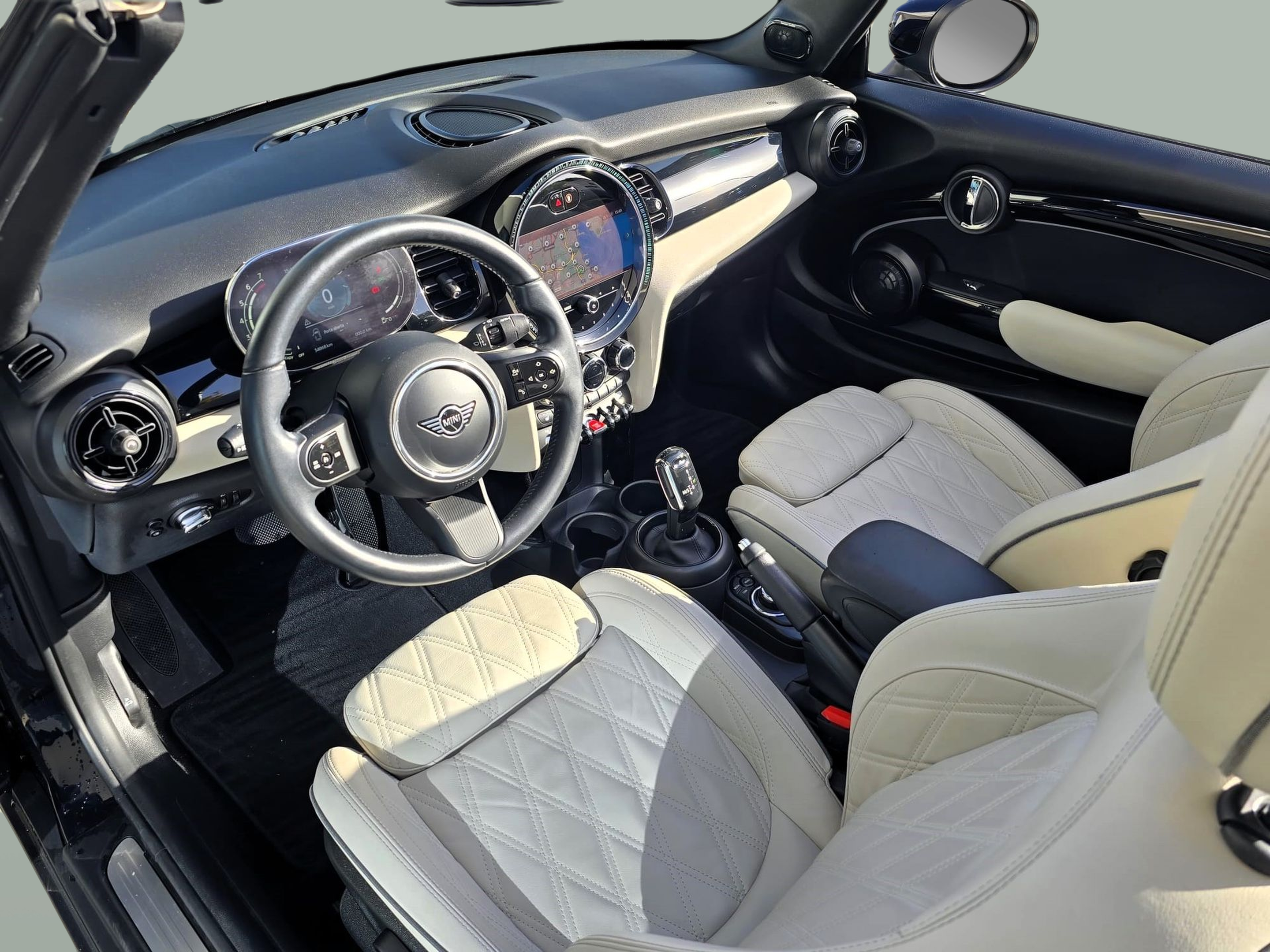 fotoG 11 del MINI MINI Cabrio Cooper 100 kW (136 CV) 136cv Gasolina de 2023 em Oeiras