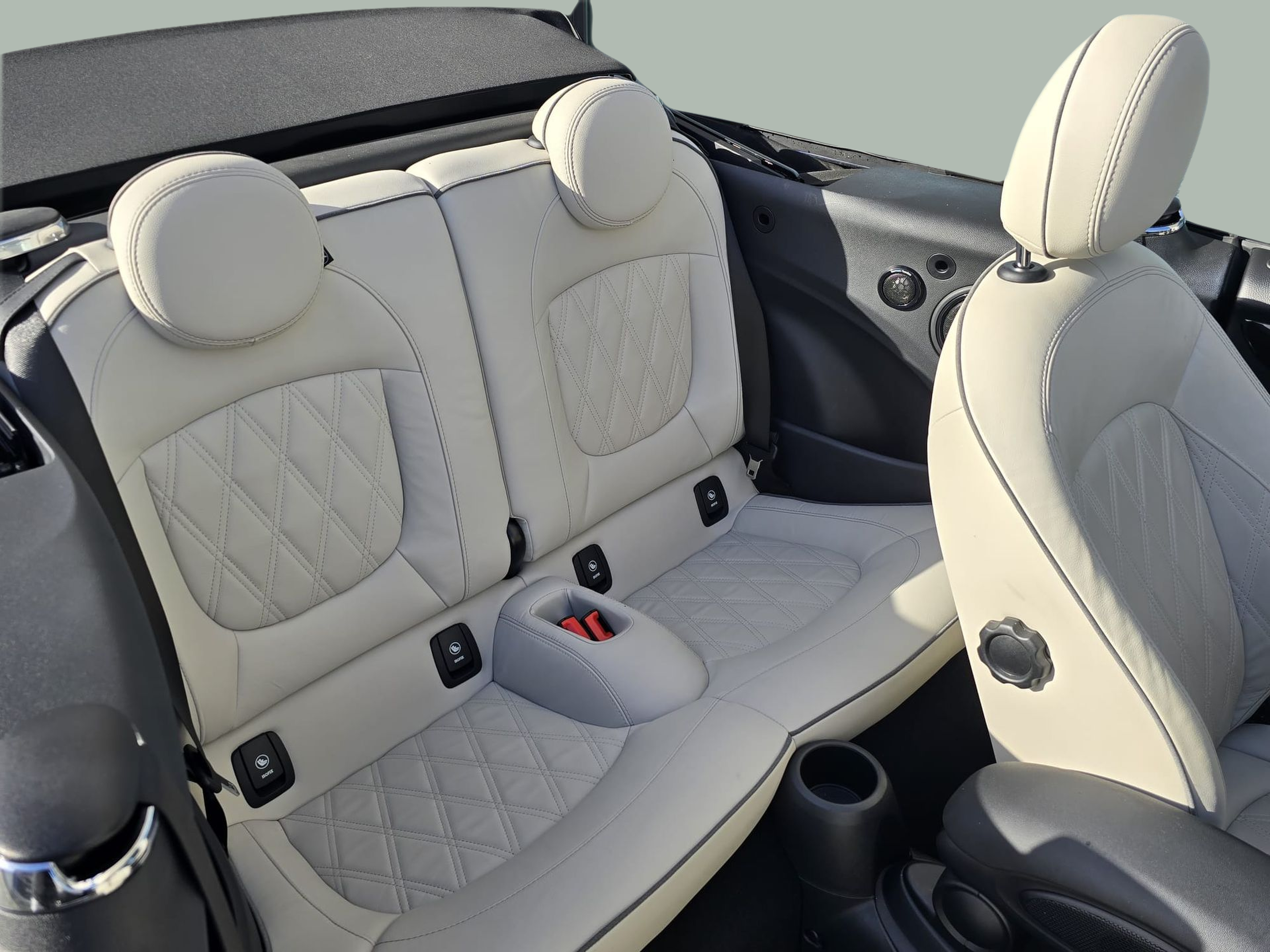 fotoG 8 del MINI MINI Cabrio Cooper 100 kW (136 CV) 136cv Gasolina de 2023 em Oeiras