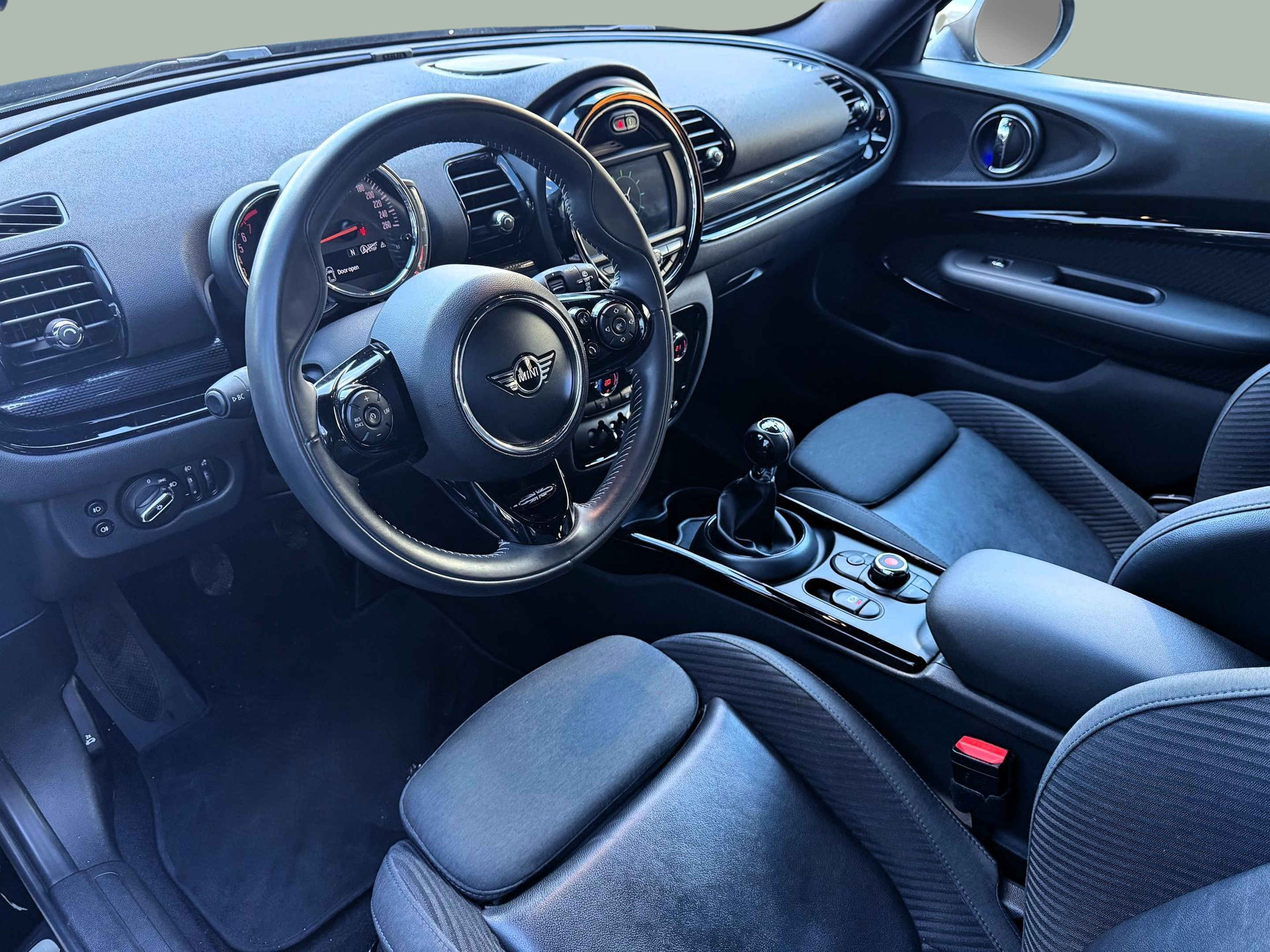 fotoG 10 del MINI MINI Clubman Cooper 100 kW (136 CV) 136cv Gasolina de 2018 em Oeiras