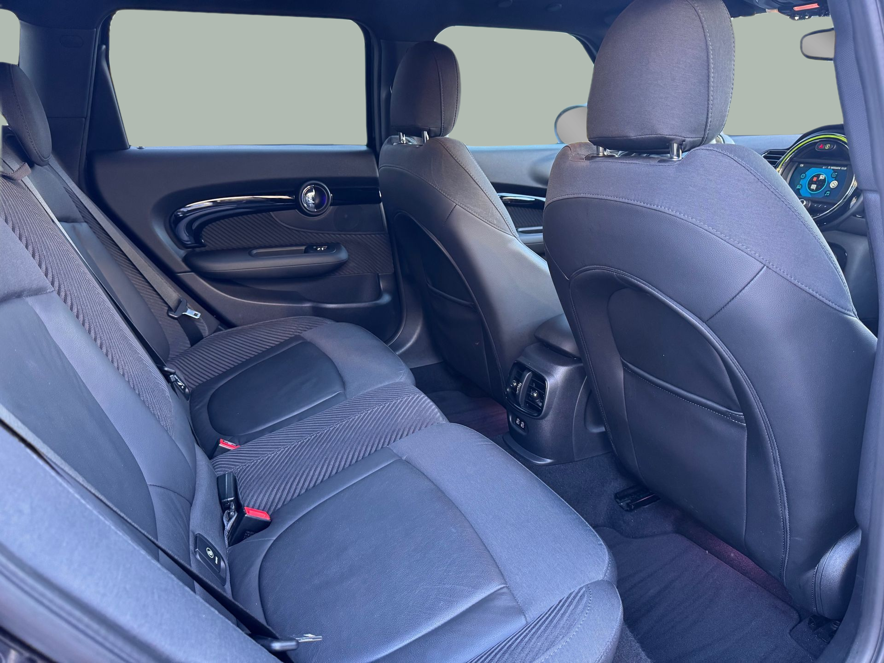 fotoG 8 del MINI MINI Clubman Cooper 100 kW (136 CV) 136cv Gasolina de 2018 em Oeiras