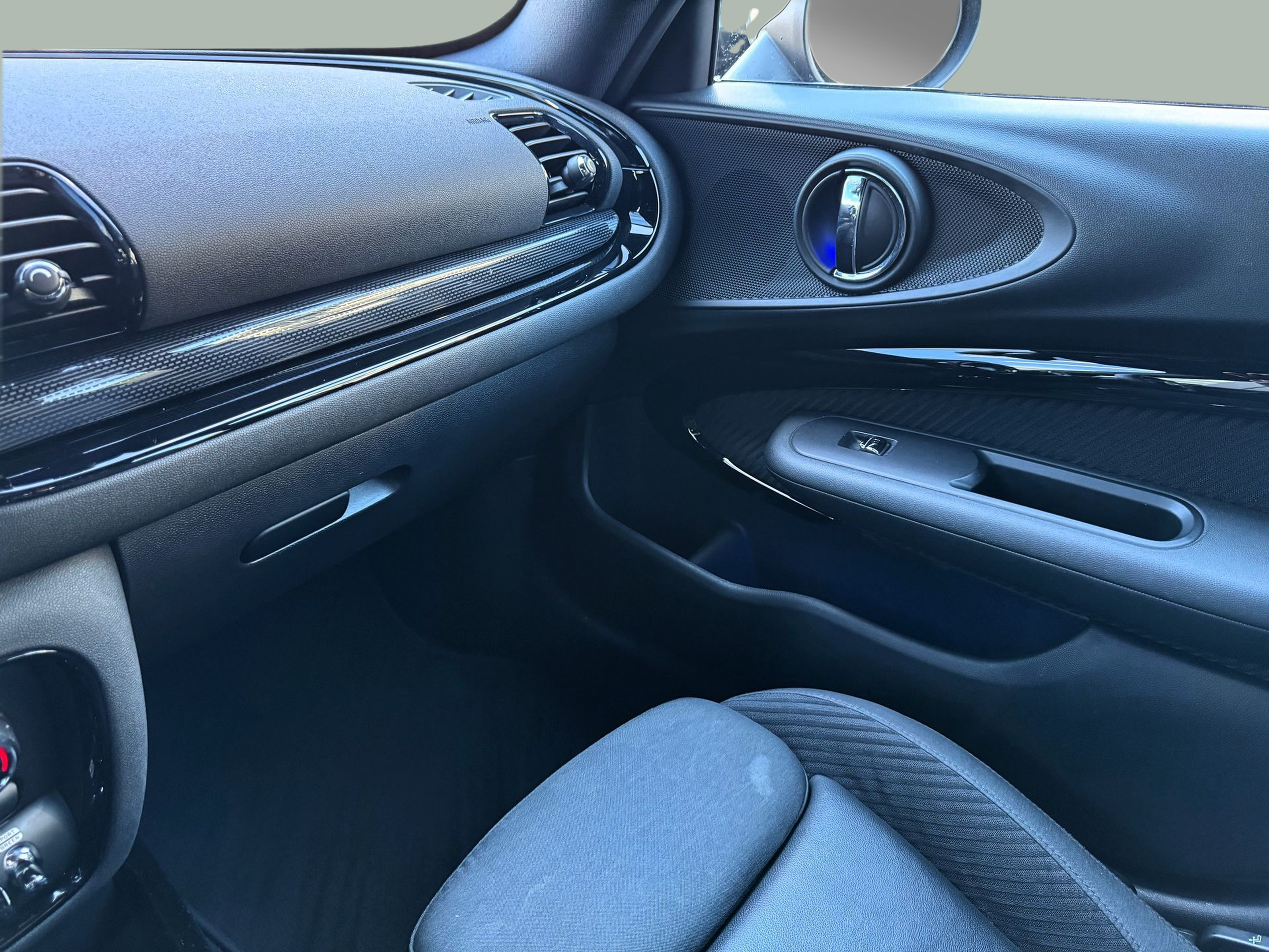 fotoG 16 del MINI MINI Clubman Cooper 100 kW (136 CV) 136cv Gasolina de 2018 em Oeiras