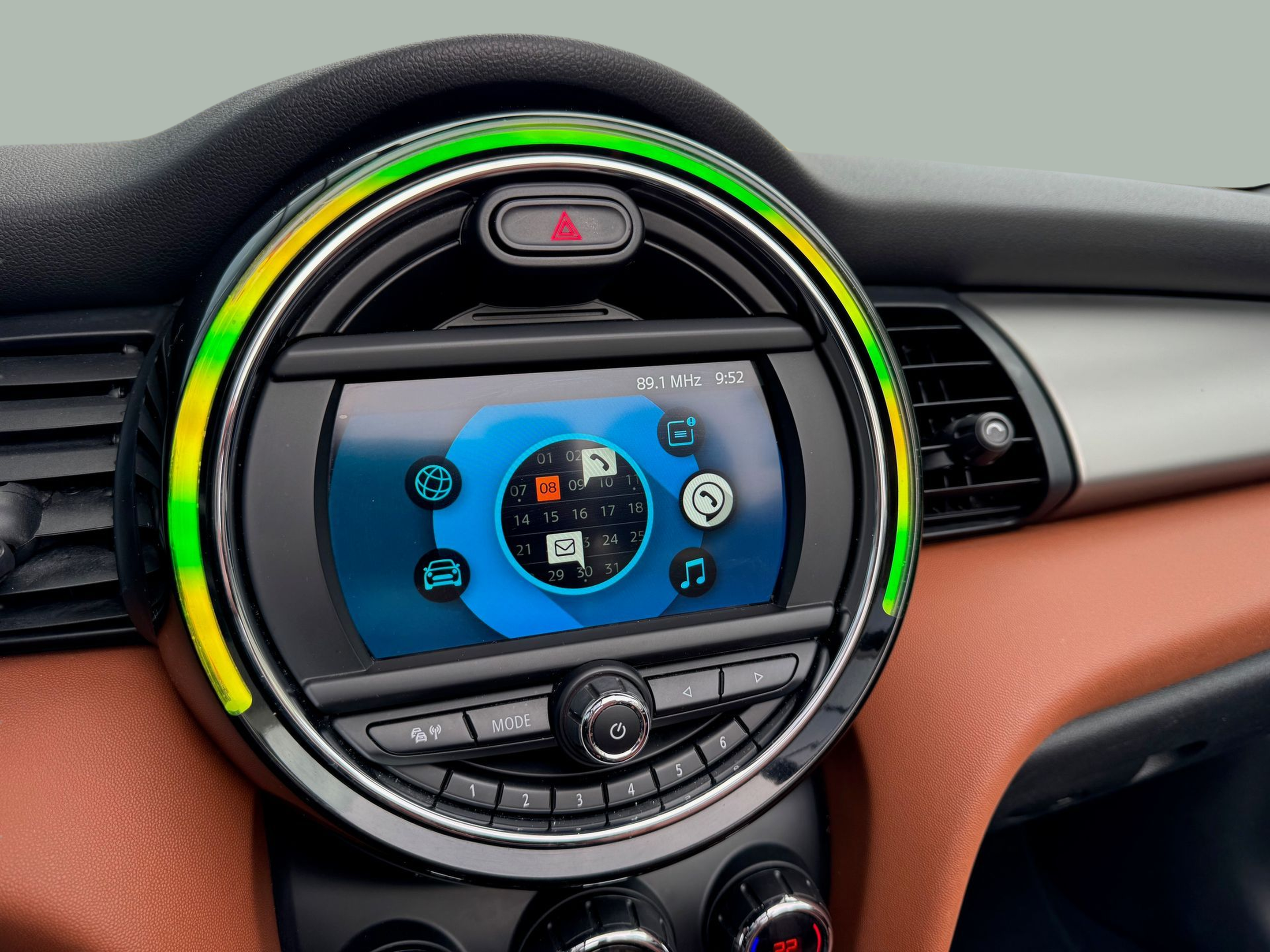 fotoG 12 del MINI MINI Cabrio One 75 kW (102 CV) 102cv Gasolina de 2020 em Oeiras