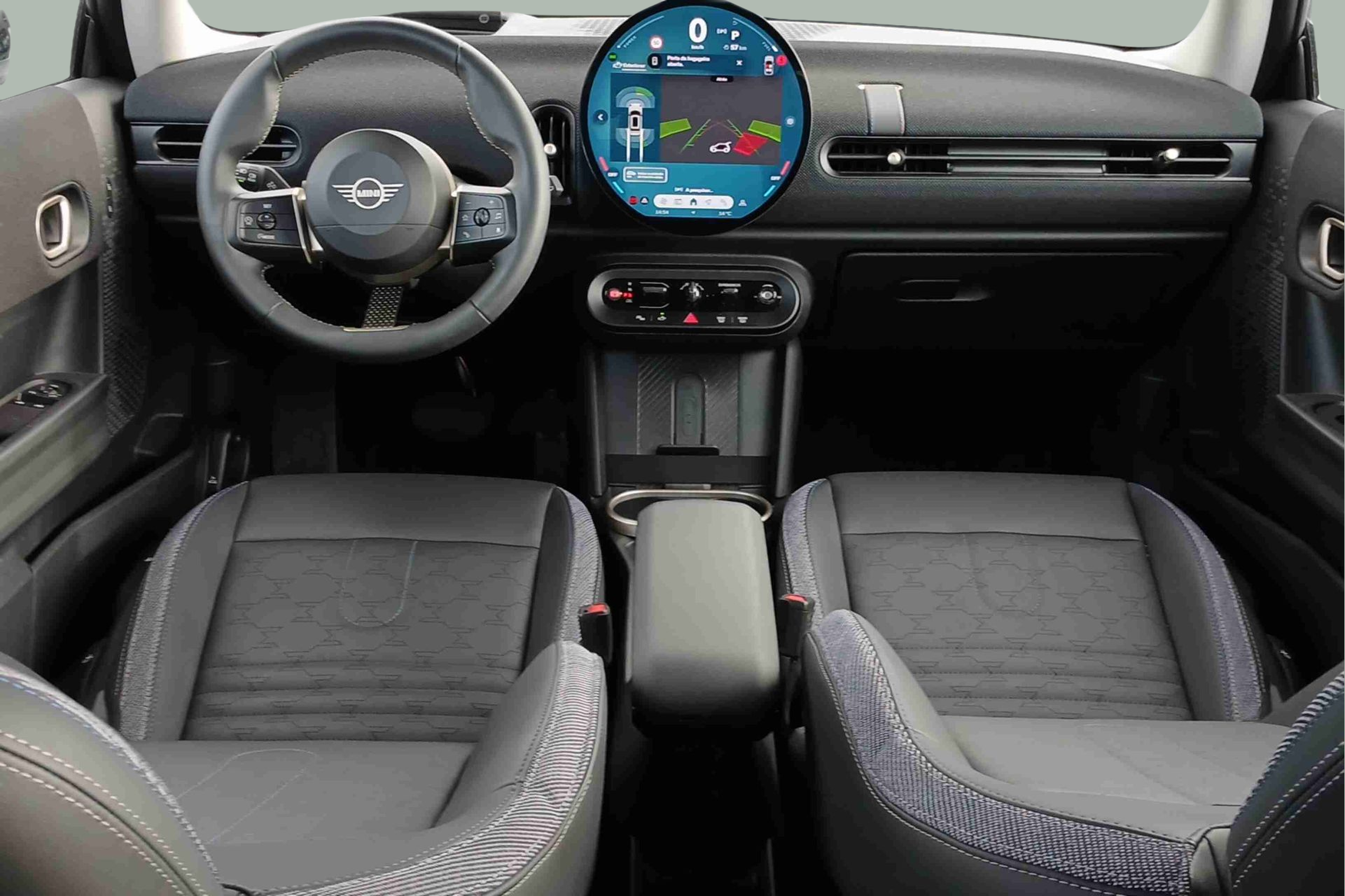 fotoG 6 del MINI MINI 3 Portas Cooper C 115 kW (156 CV) 156cv Gasolina de 2024 em Oeiras