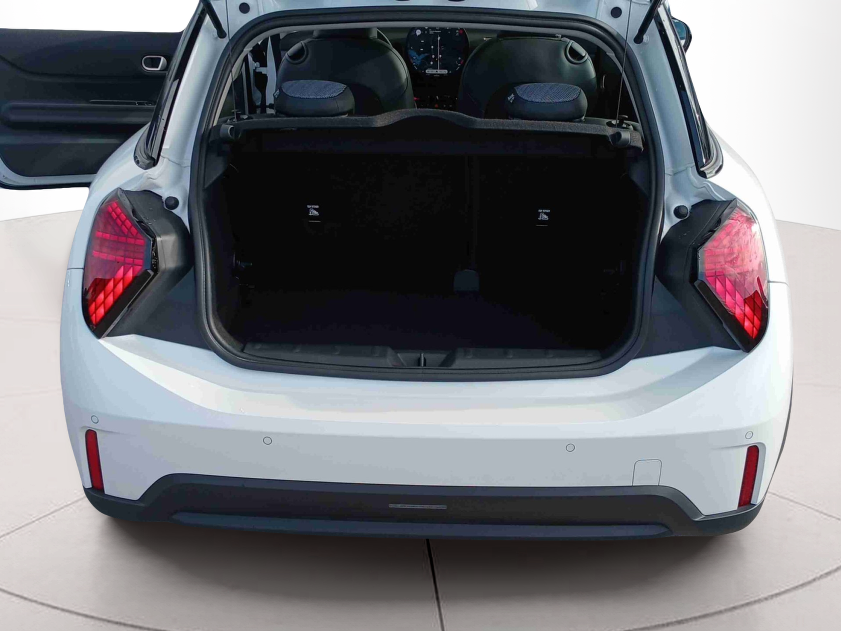 fotoG 10 del MINI MINI 3 Portas Cooper C 115 kW (156 CV) 156cv Gasolina de 2024 em Oeiras