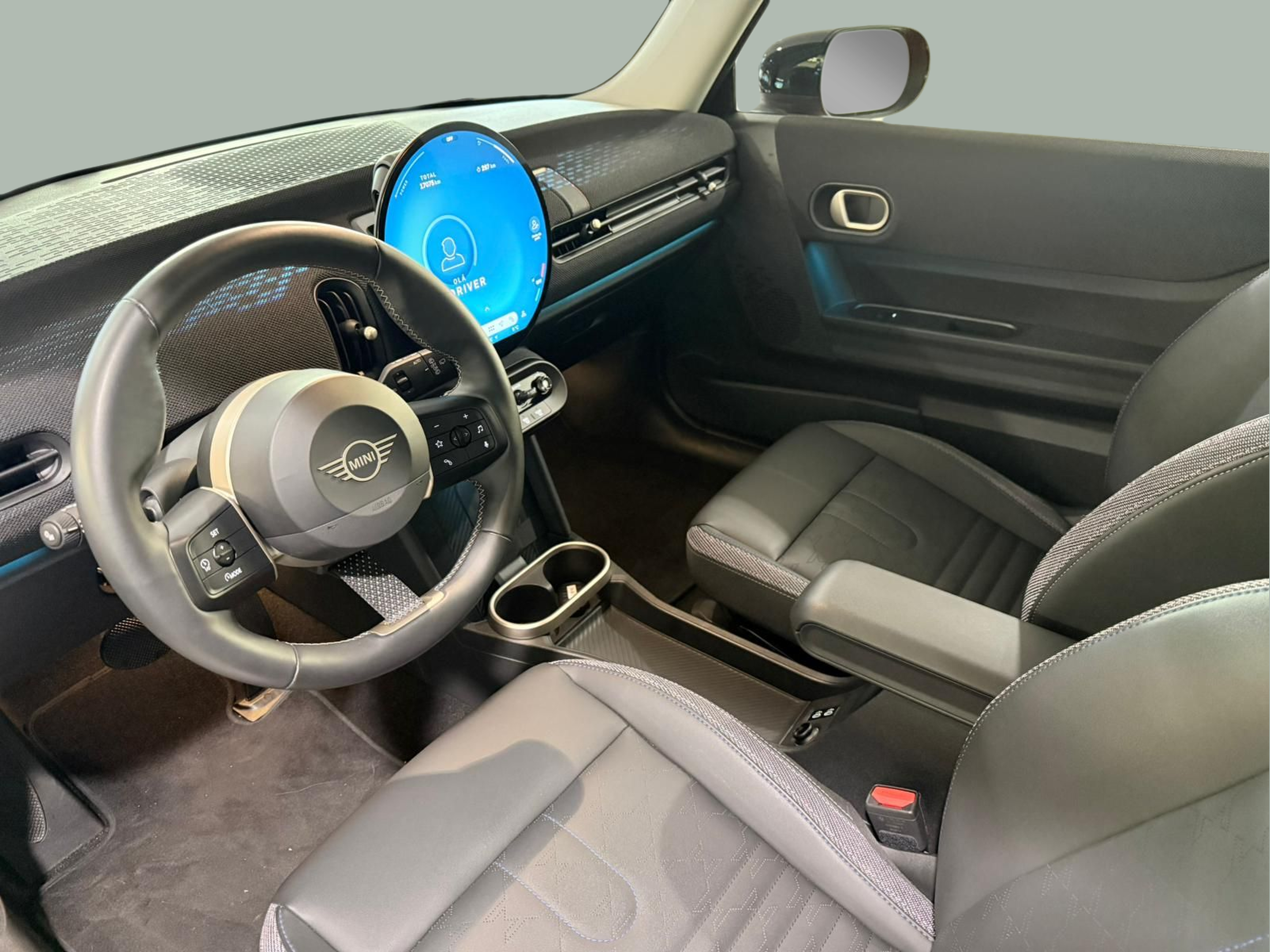 fotoG 6 del MINI MINI 3 Portas Cooper C 115 kW (156 CV) 156cv Gasolina de 2024 em Oeiras