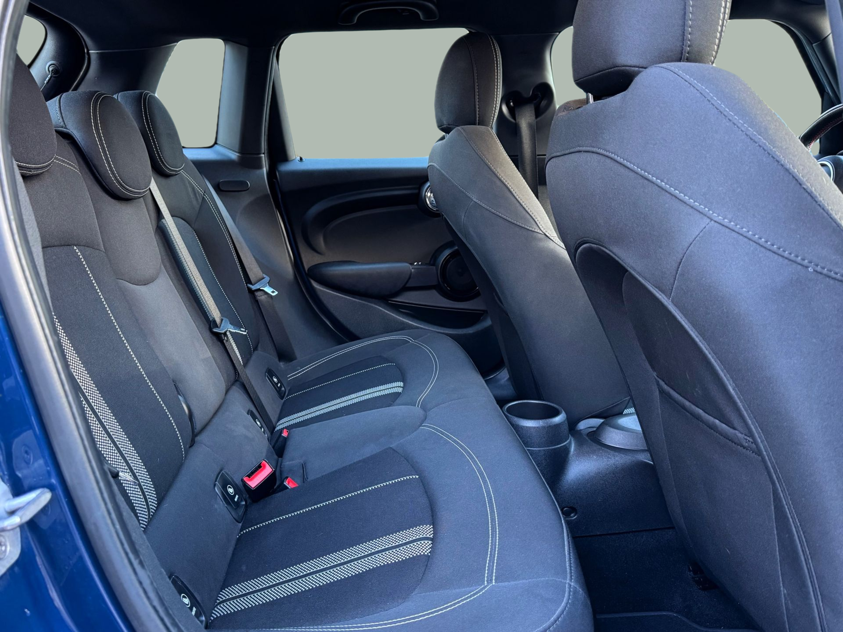 fotoG 8 del MINI MINI 5 Portas One 75 kW (102 CV) 102cv Gasolina de 2018 em Oeiras