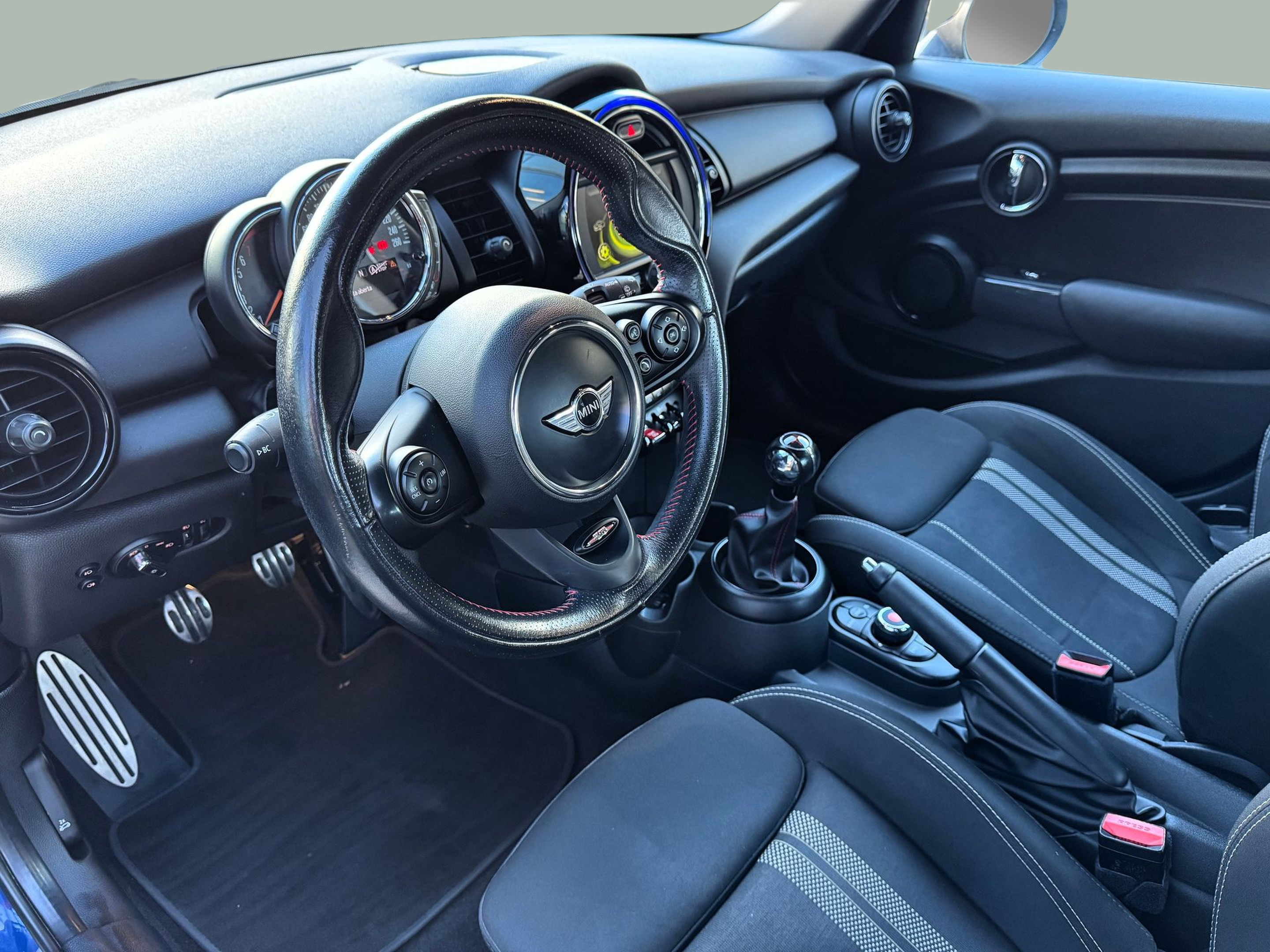 fotoG 11 del MINI MINI 5 Portas One 75 kW (102 CV) 102cv Gasolina de 2018 em Oeiras