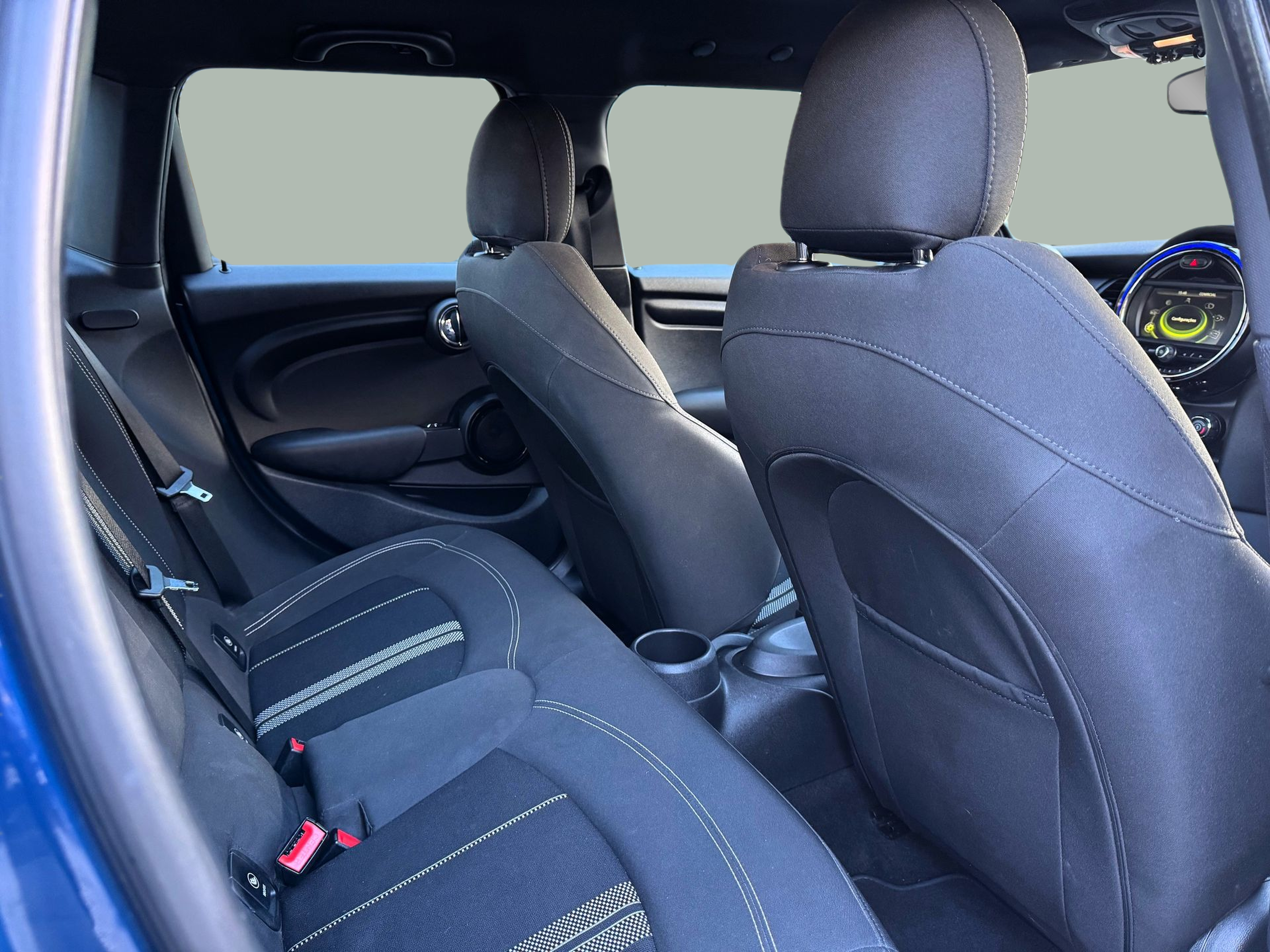 fotoG 19 del MINI MINI 5 Portas One 75 kW (102 CV) 102cv Gasolina de 2018 em Oeiras