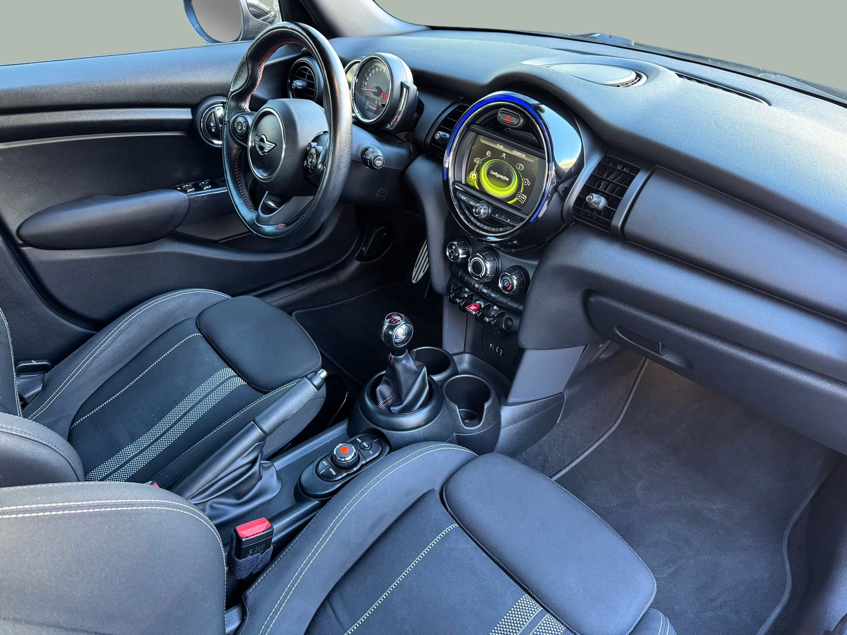 fotoG 6 del MINI MINI 5 Portas One 75 kW (102 CV) 102cv Gasolina de 2018 em Oeiras