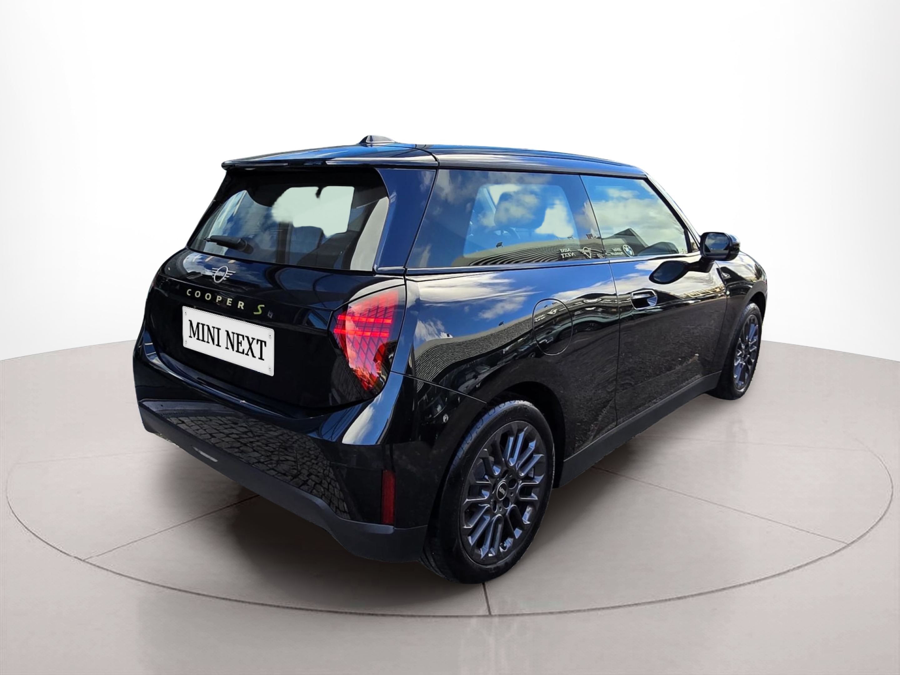 fotoG 3 del MINI MINI 3 Portas Cooper S E 160 kW (218 CV) 218cv Elétrico de 2024 em Oeiras