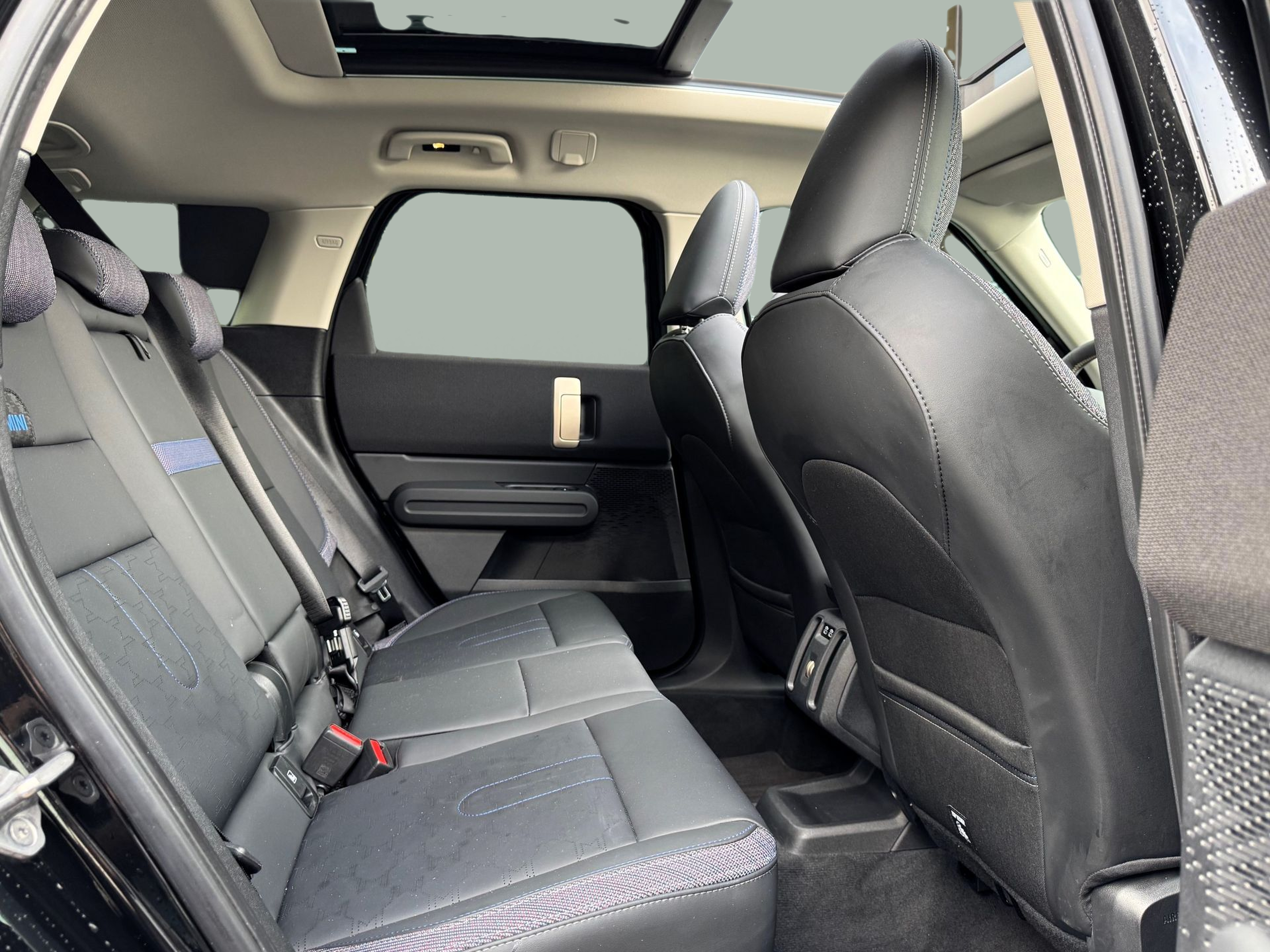 fotoG 19 del MINI MINI Clubman 2.0 D 120 kW (163 CV) 163cv Diesel de 2024 em Oeiras