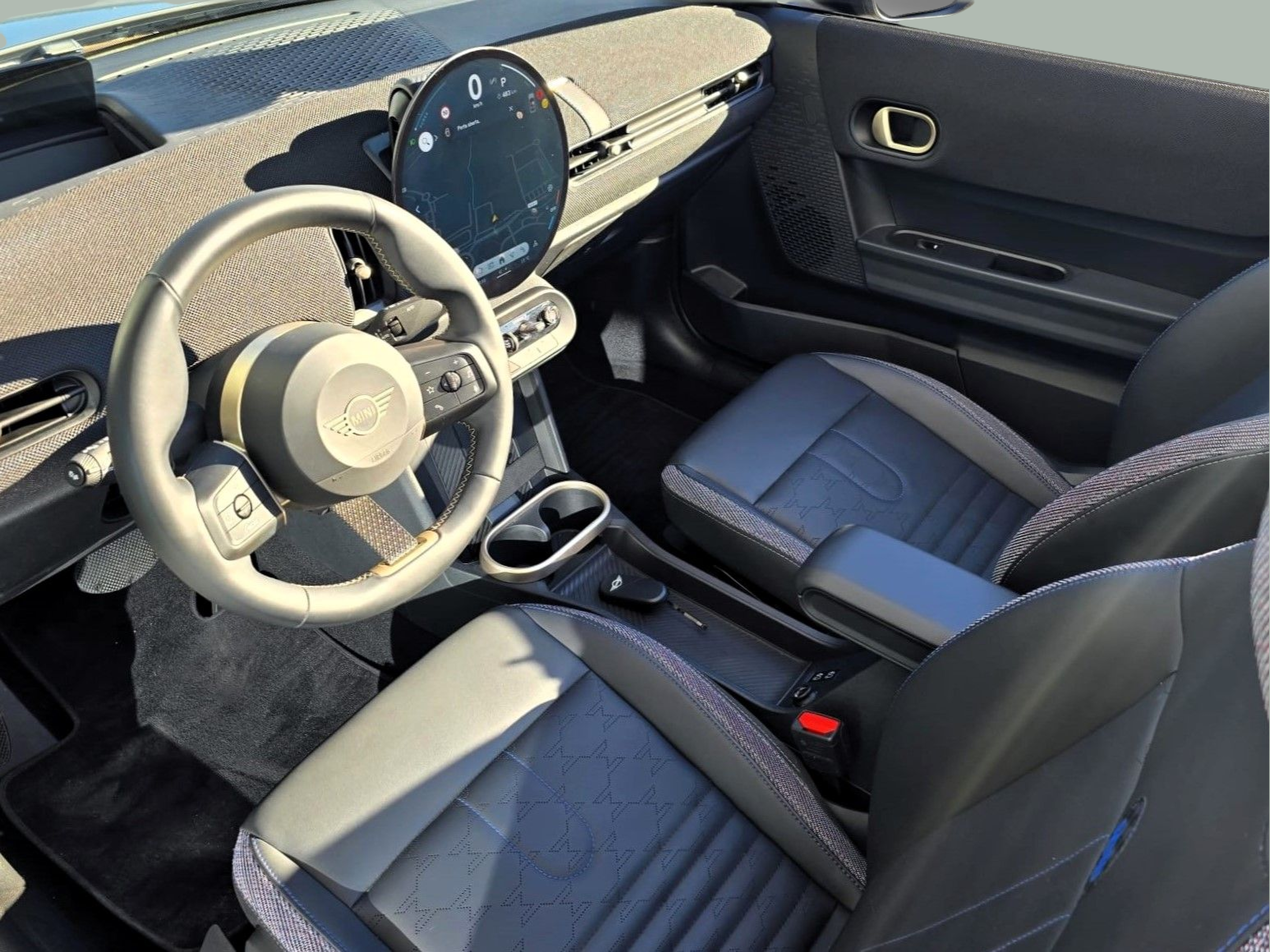 fotoG 12 del MINI MINI Cabrio Cooper 120 kW (163 CV) 163cv Gasolina de 2025 em Oeiras