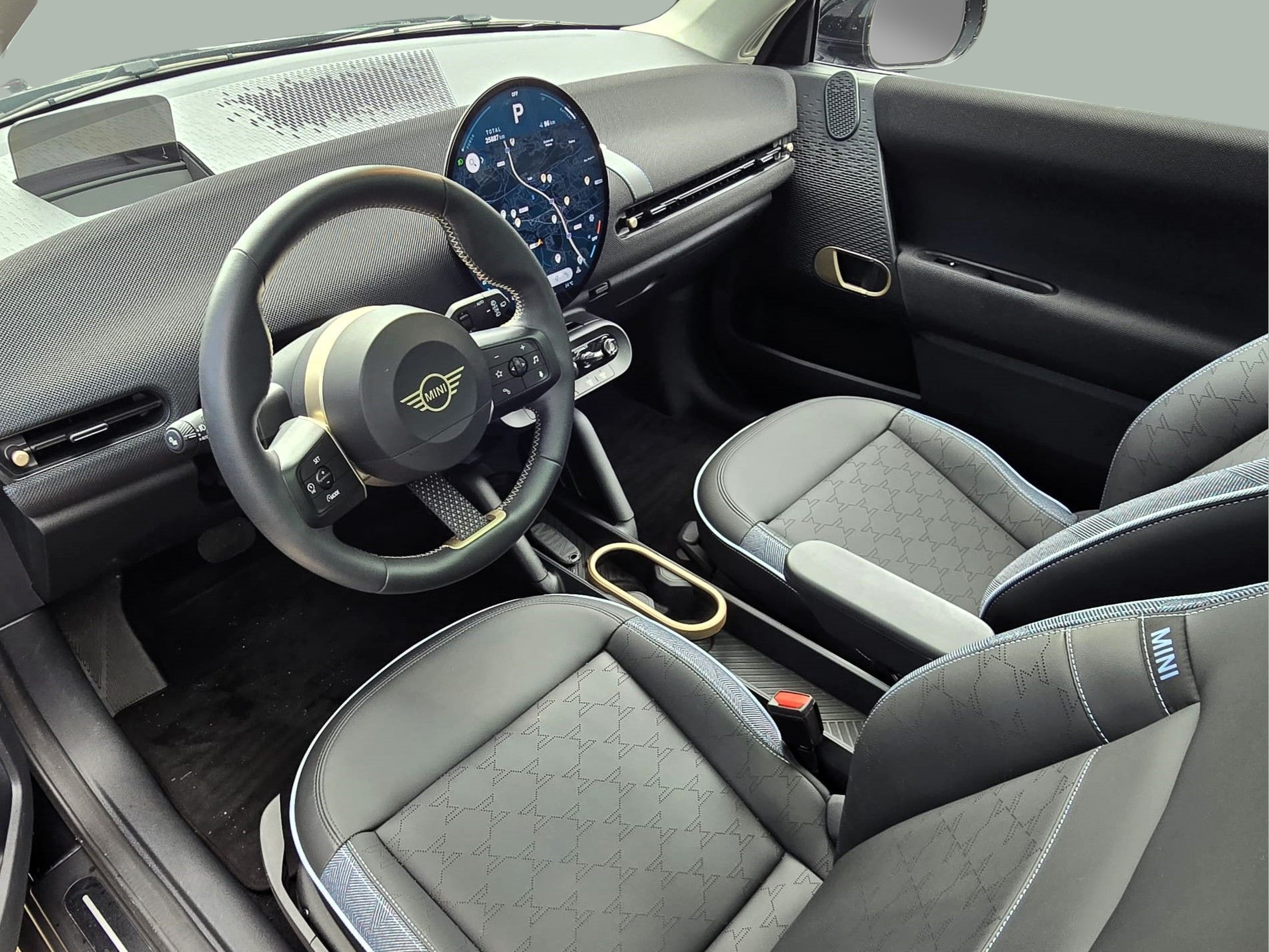 fotoG 12 del MINI MINI 3 Portas Cooper S E 160 kW (218 CV) 218cv Elétrico de 2024 em Oeiras