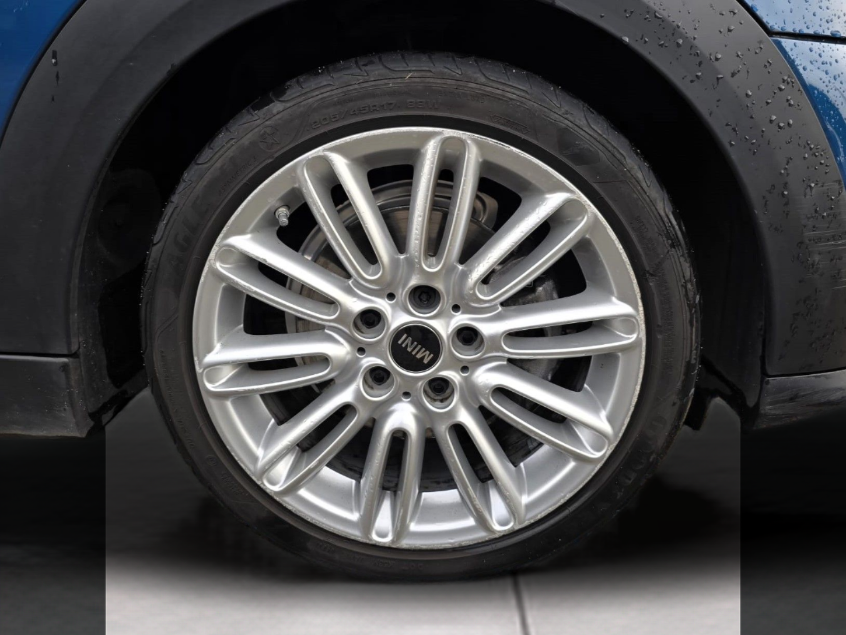 fotoG 16 del MINI MINI 3 Portas Cooper 100 kW (136 CV) 136cv Gasolina de 2023 em Oeiras