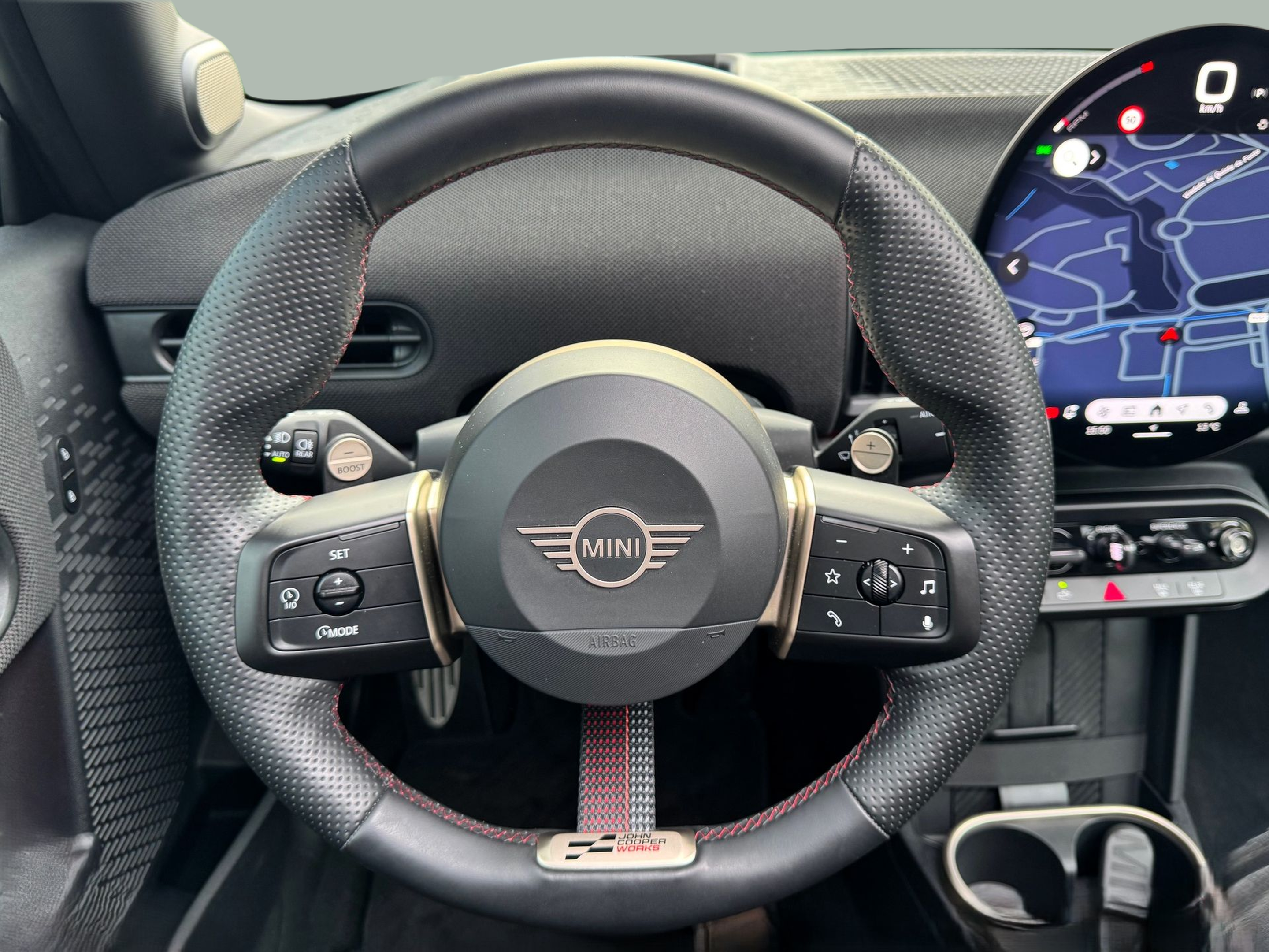 fotoG 13 del MINI MINI 3 Portas John Cooper Works 170 kW (231 CV) 231cv Gasolina de 2025 em Oeiras