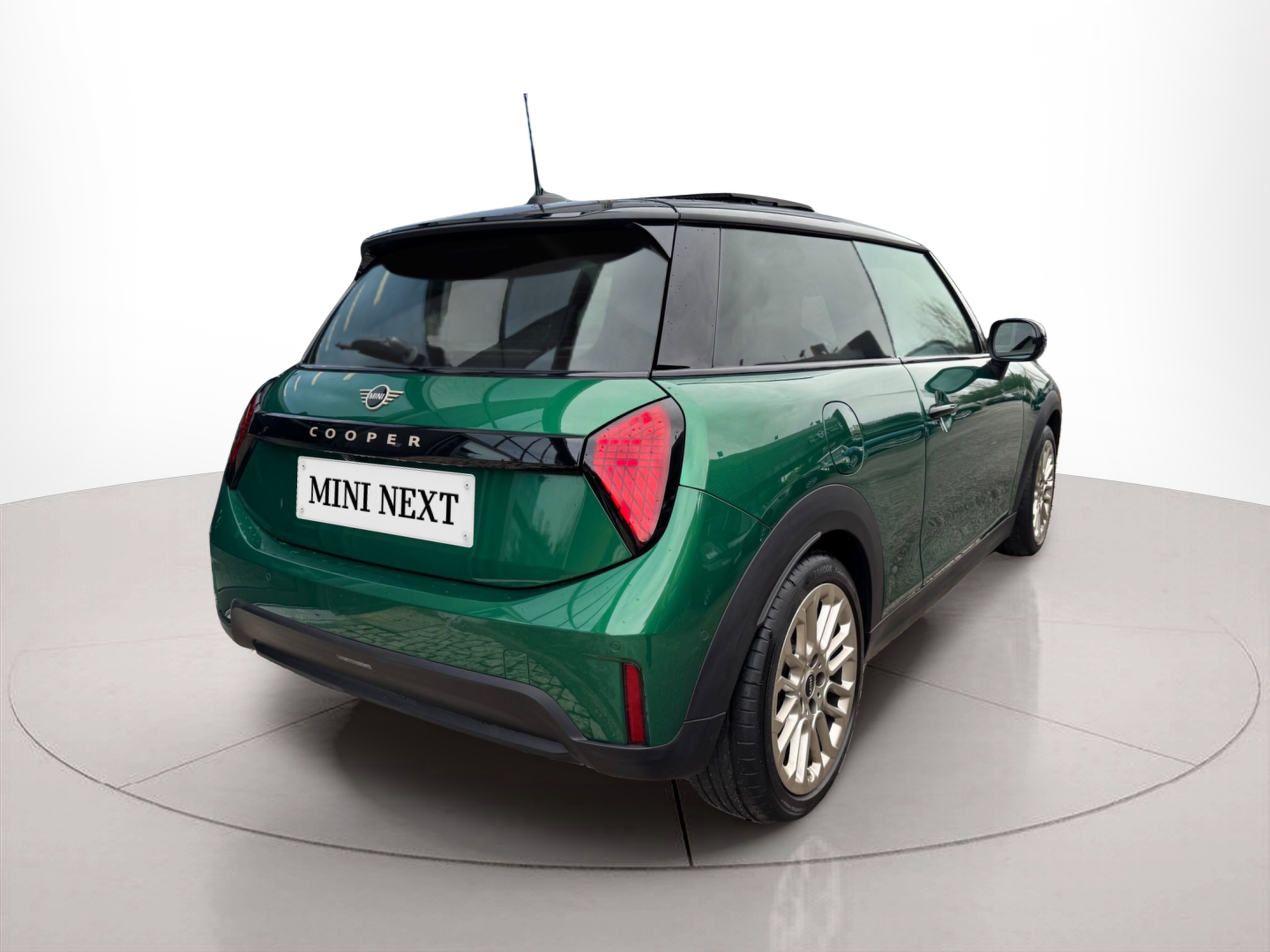 fotoG 3 del MINI MINI 3 Portas Cooper C 115 kW (156 CV) 156cv Gasolina de 2024 em Oeiras