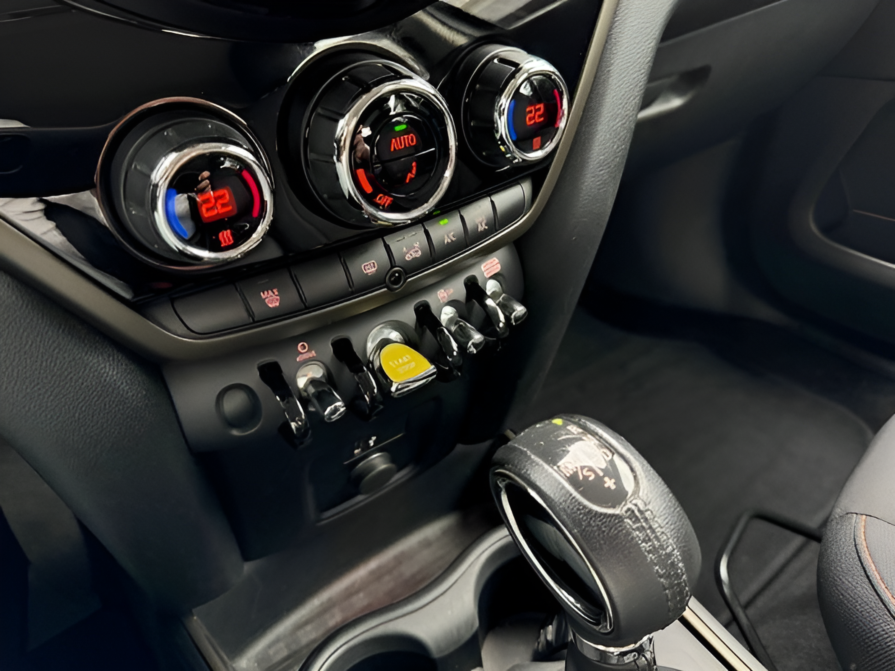 fotoG 14 del MINI MINI Countryman Cooper S E ALL4 162 kW (220 CV) 220cv Elétrico / Gasolina Híbrido de 2022 em Oeiras