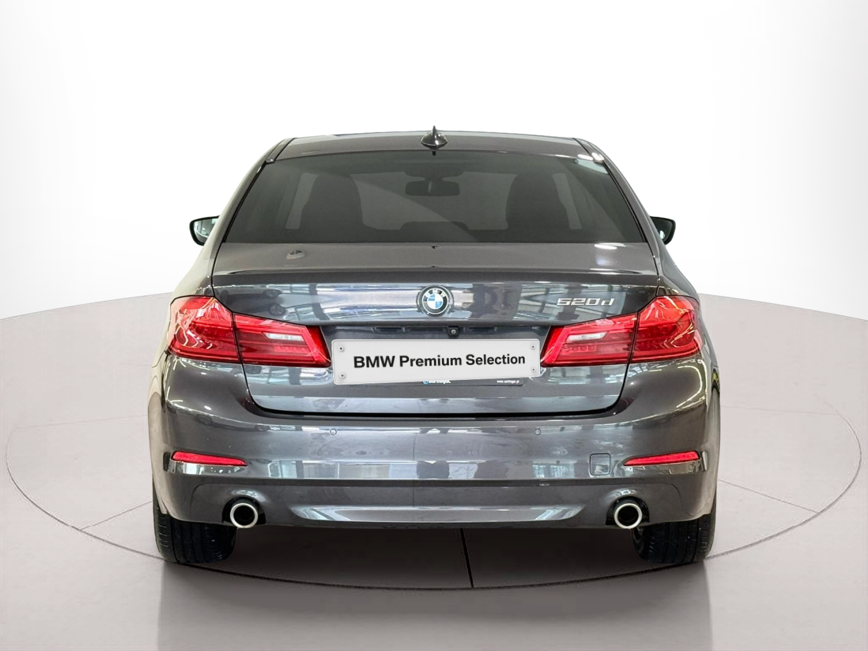 BMW Série 5 520d Berlina color Gris. Año 2019. 140KW(190CV). Diesel. En concesionario Santogal Carnaxide de Oeiras