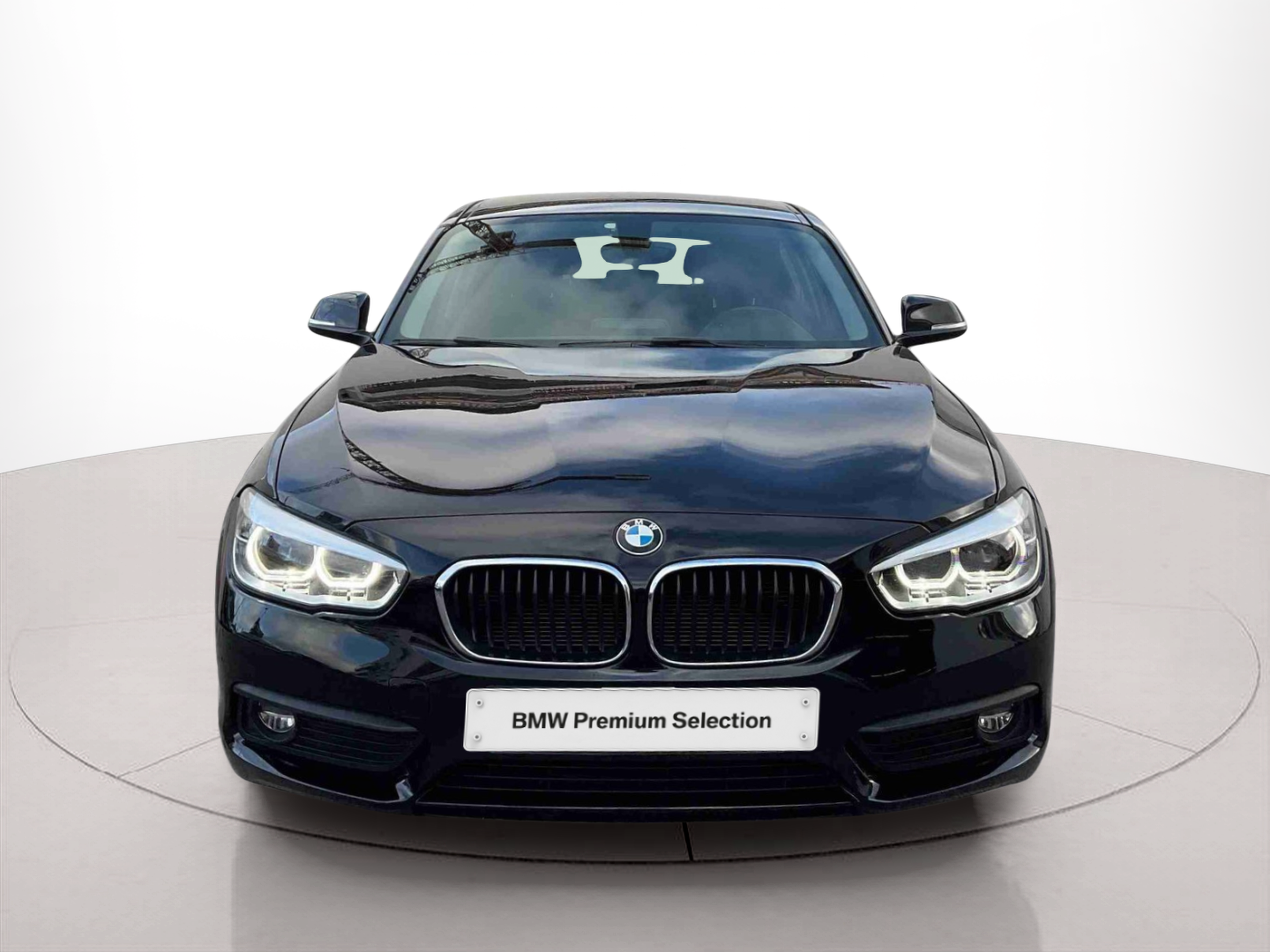 Fotos de BMW Série 1 116d color Negro. Año 2018. 85KW(116CV). Diesel. En concesionario Santogal Setúbal de Setúbal