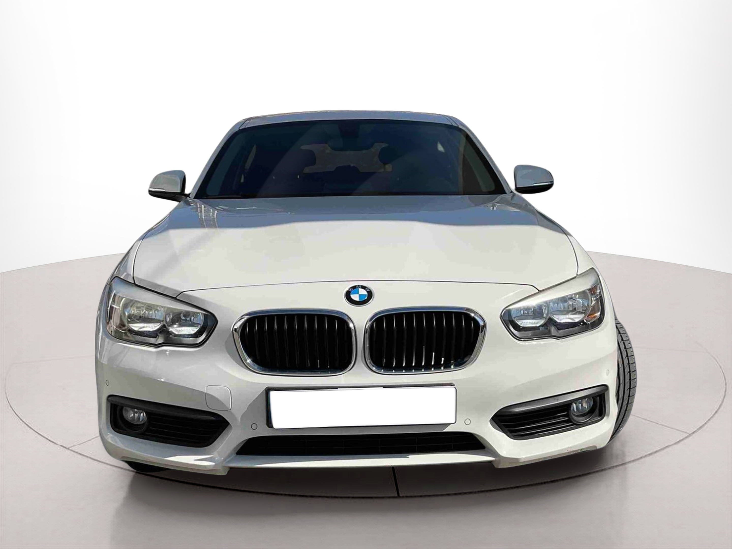 Fotos de BMW Série 1 116d color Blanco. Año 2017. 85KW(116CV). Diesel. En concesionario Santogal Setúbal de Setúbal